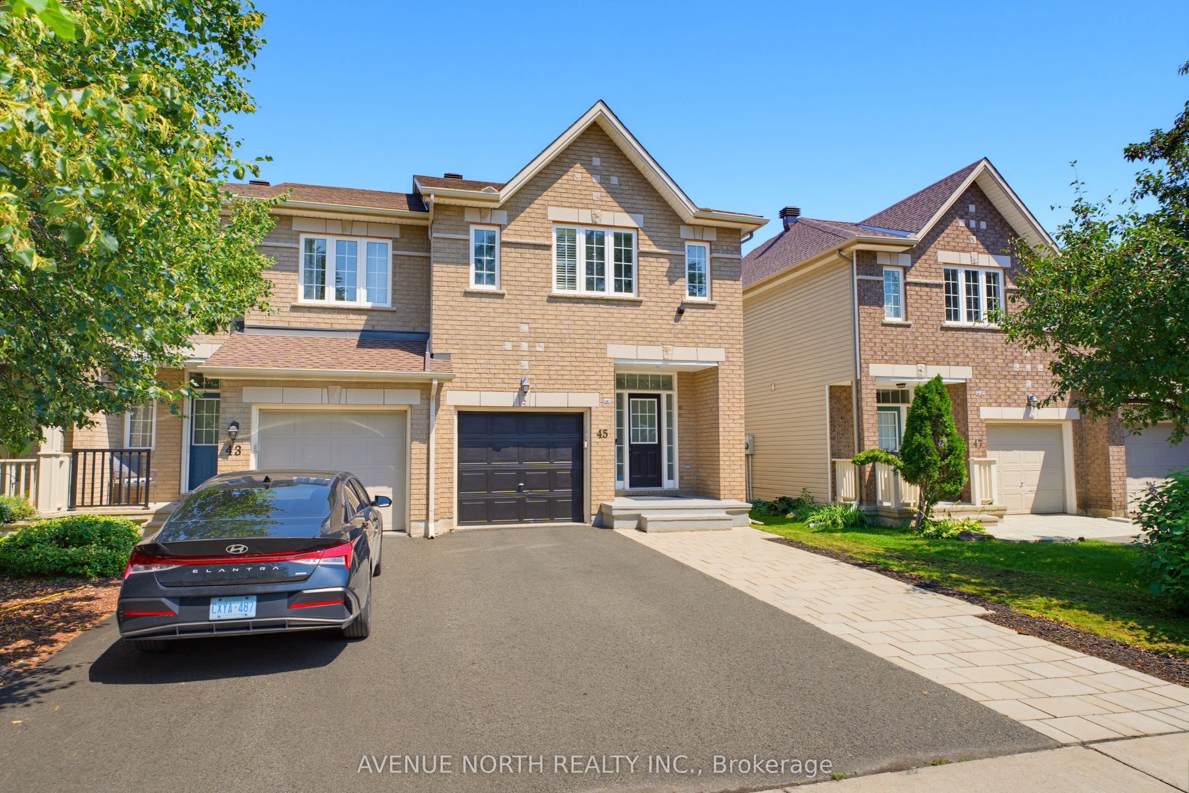 45 SADDLESMITH Circle, Kanata, ON K2M 2Y8