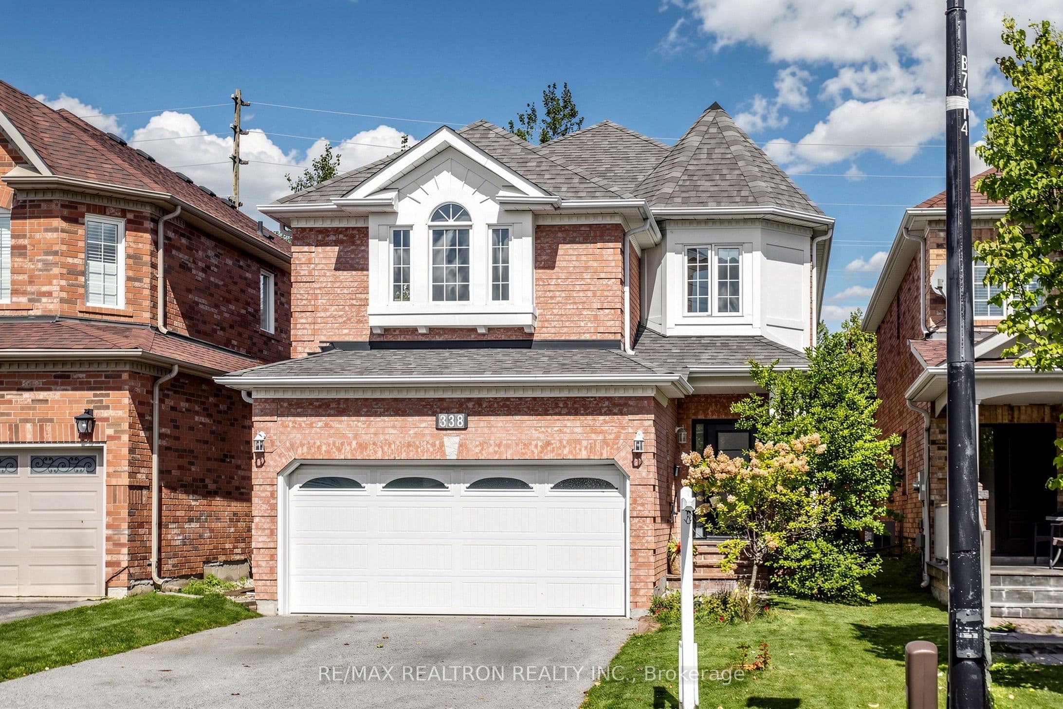 338 Mcbride Crescent, Newmarket, ON L3X 2W3