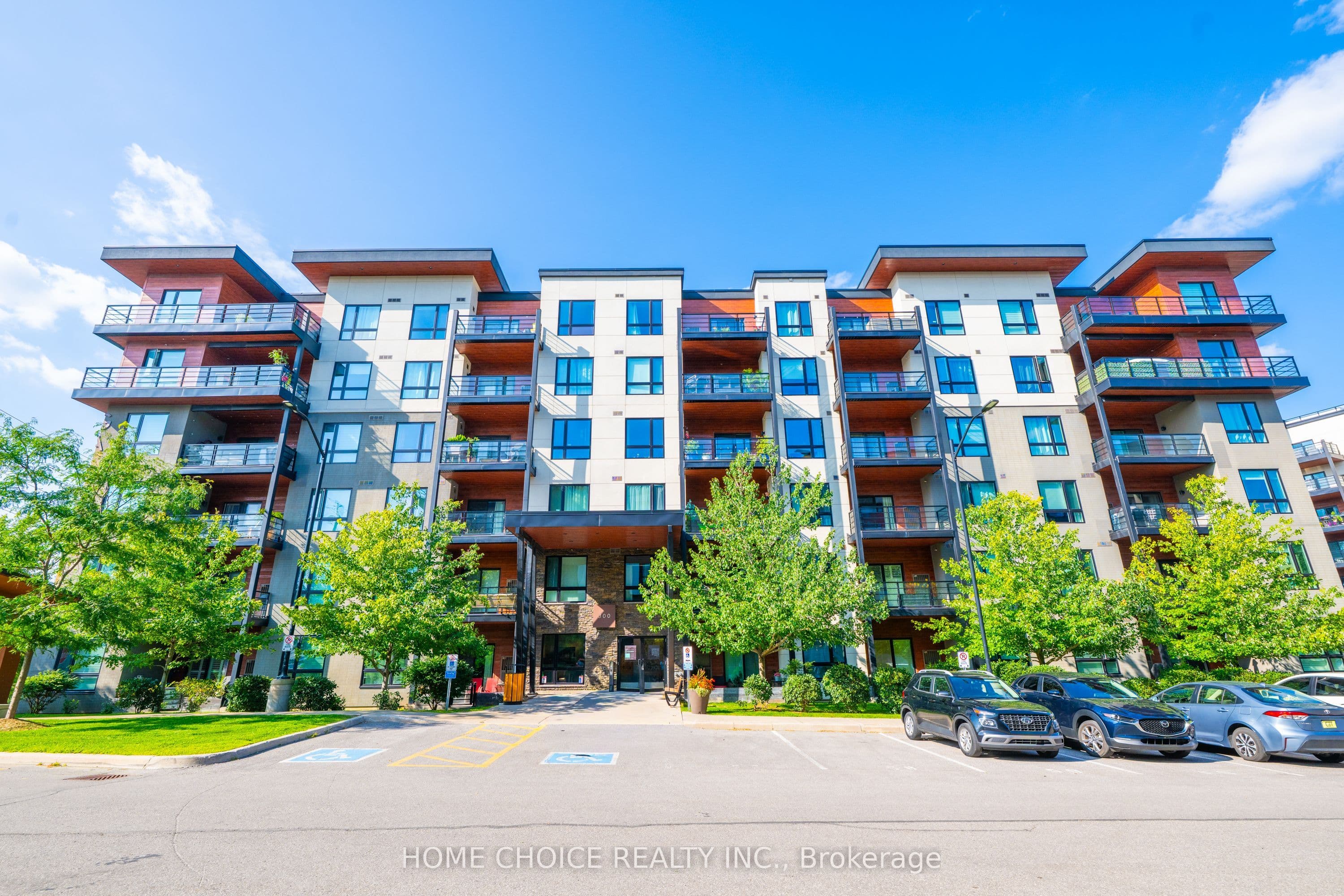 300 Essa Road 602, Barrie, ON L9J 0B9
