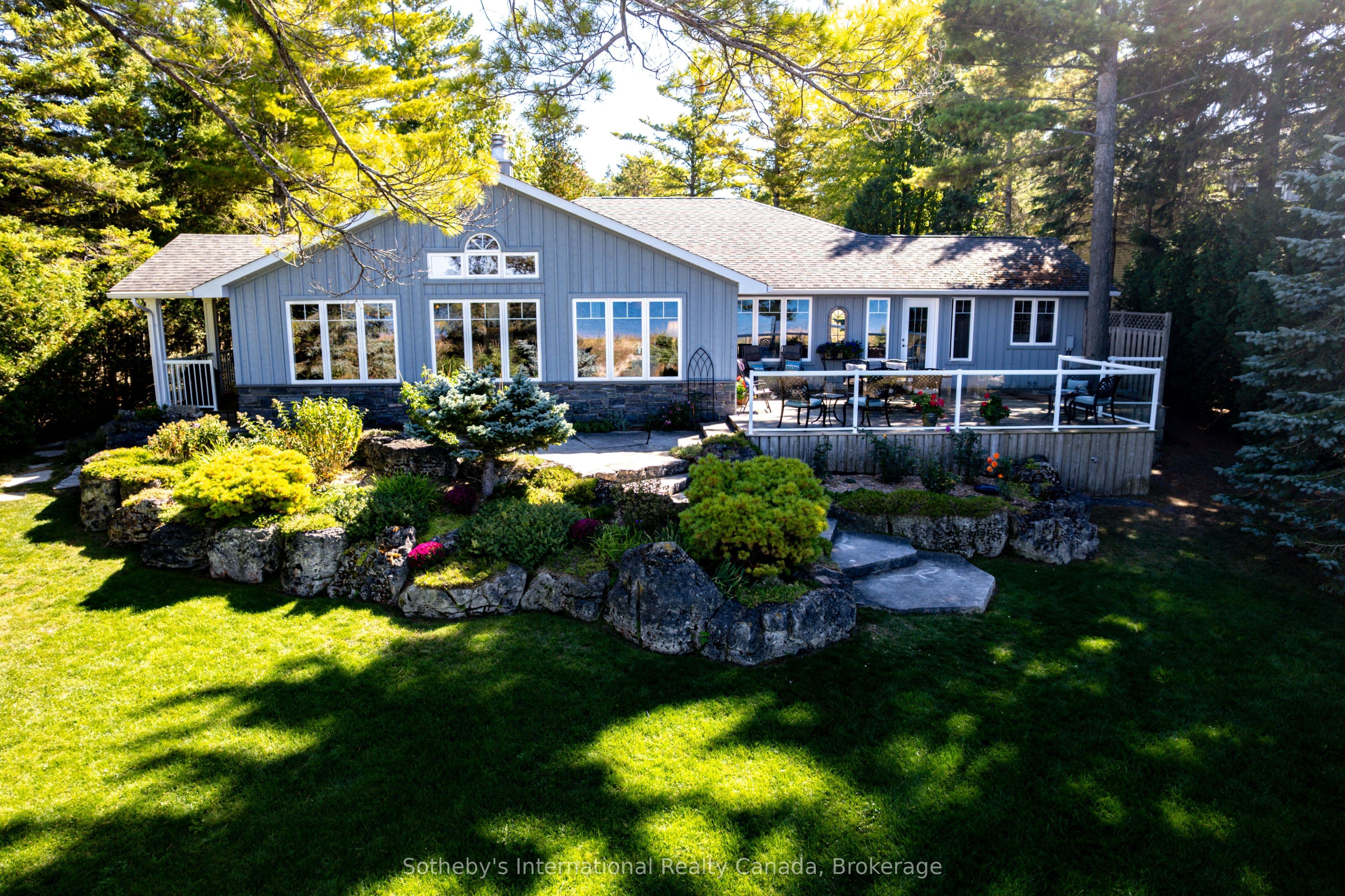 1036 River Road E, Wasaga Beach, ON L9Z 2P7
