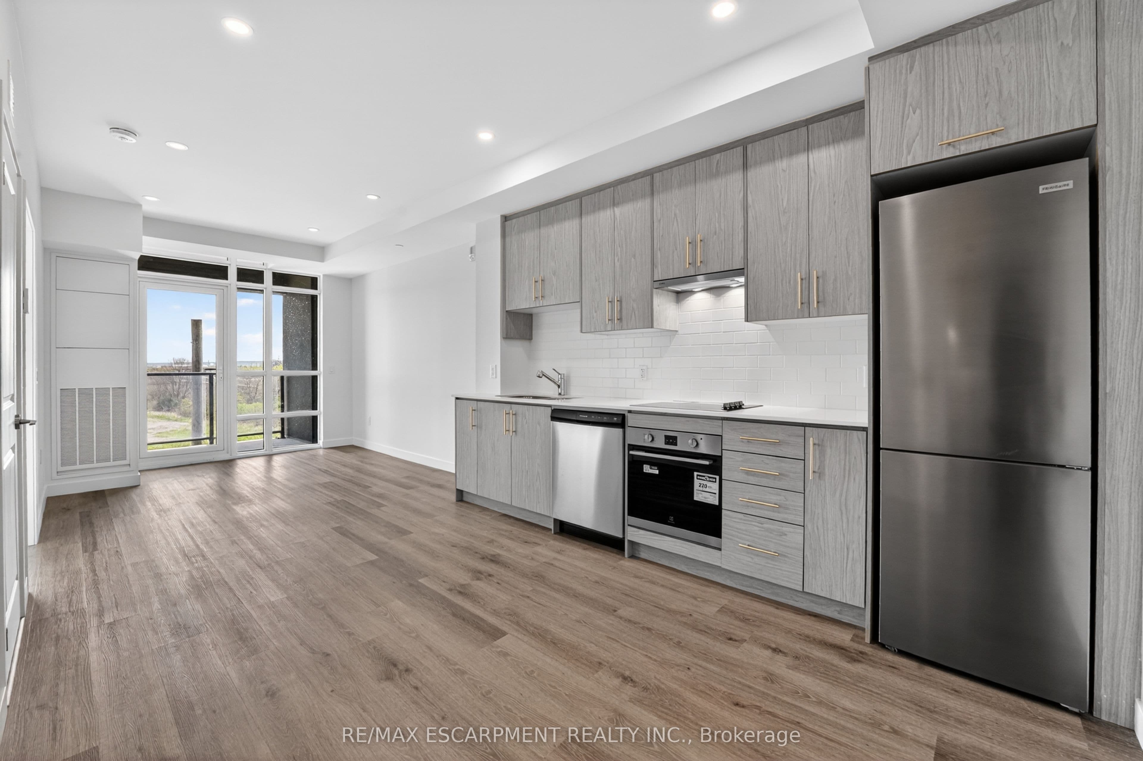 461 Green Road 321, Hamilton, ON L8E 0L5