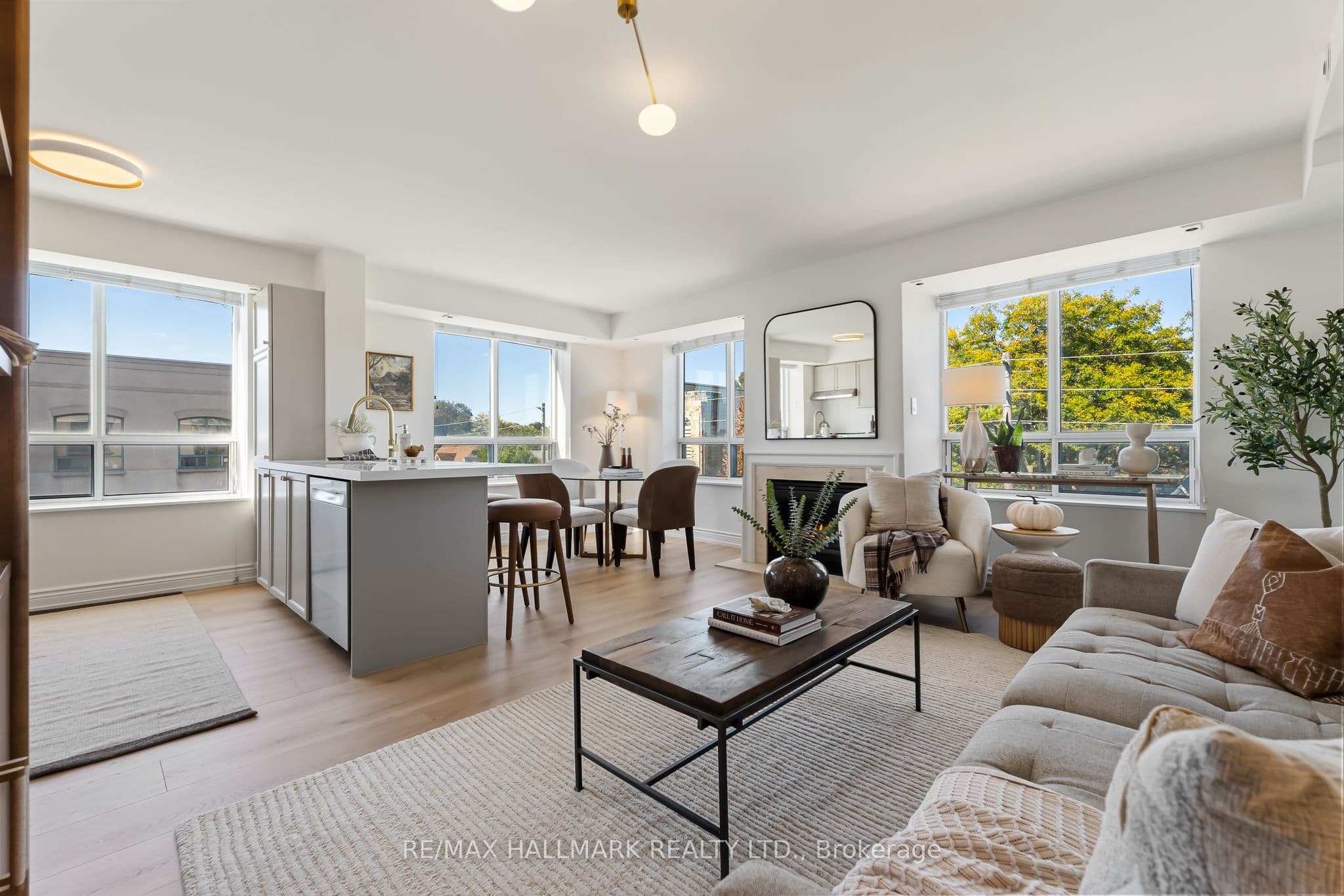 1797 Queen Street E 404, Toronto, ON M4L 3Y5