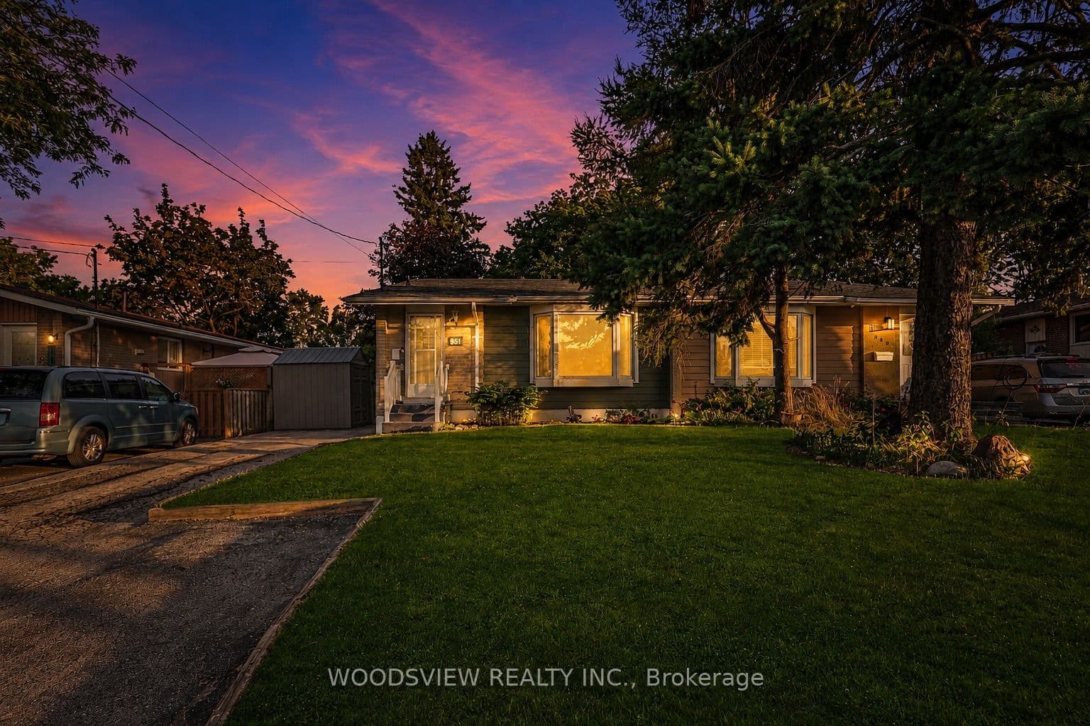 851 Moretta Avenue, Pickering, ON L1W 2K1