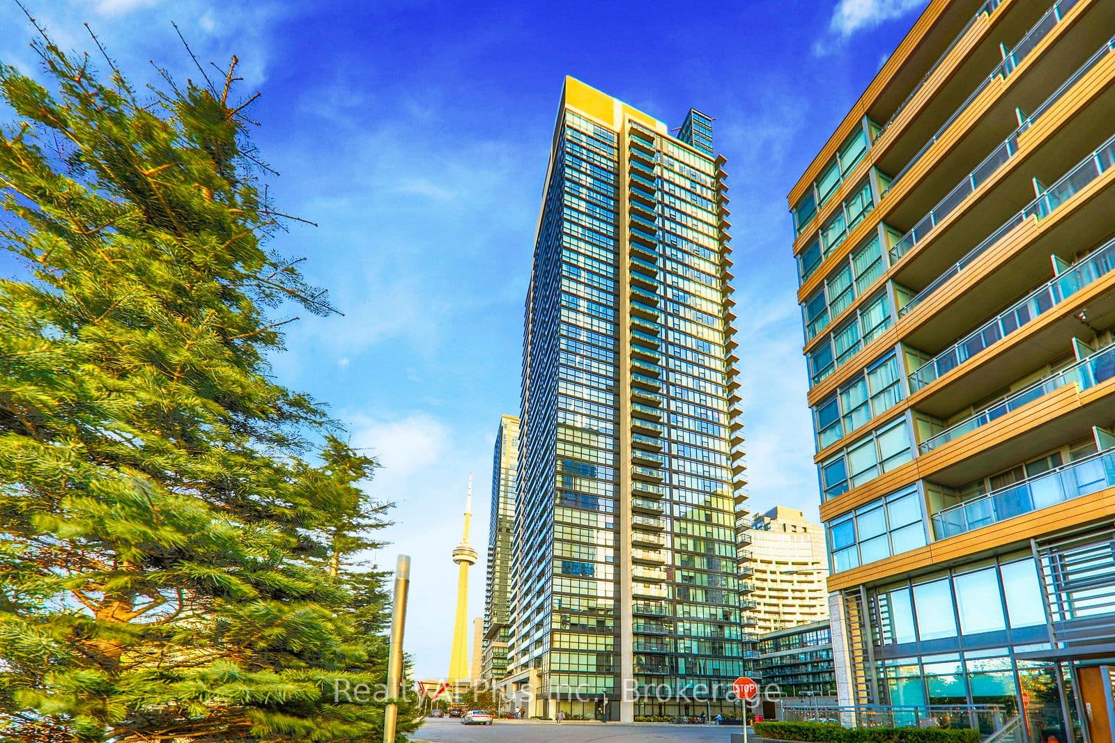 25 Capreol Court 3311, Toronto, ON M5V 3Z7