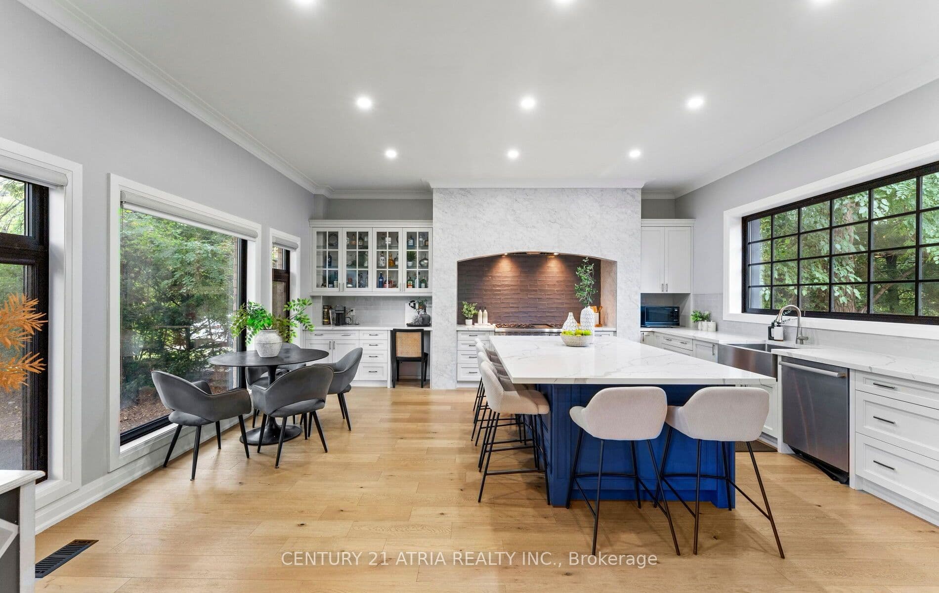 1617 Islington Avenue, Toronto, ON M9A 3M8