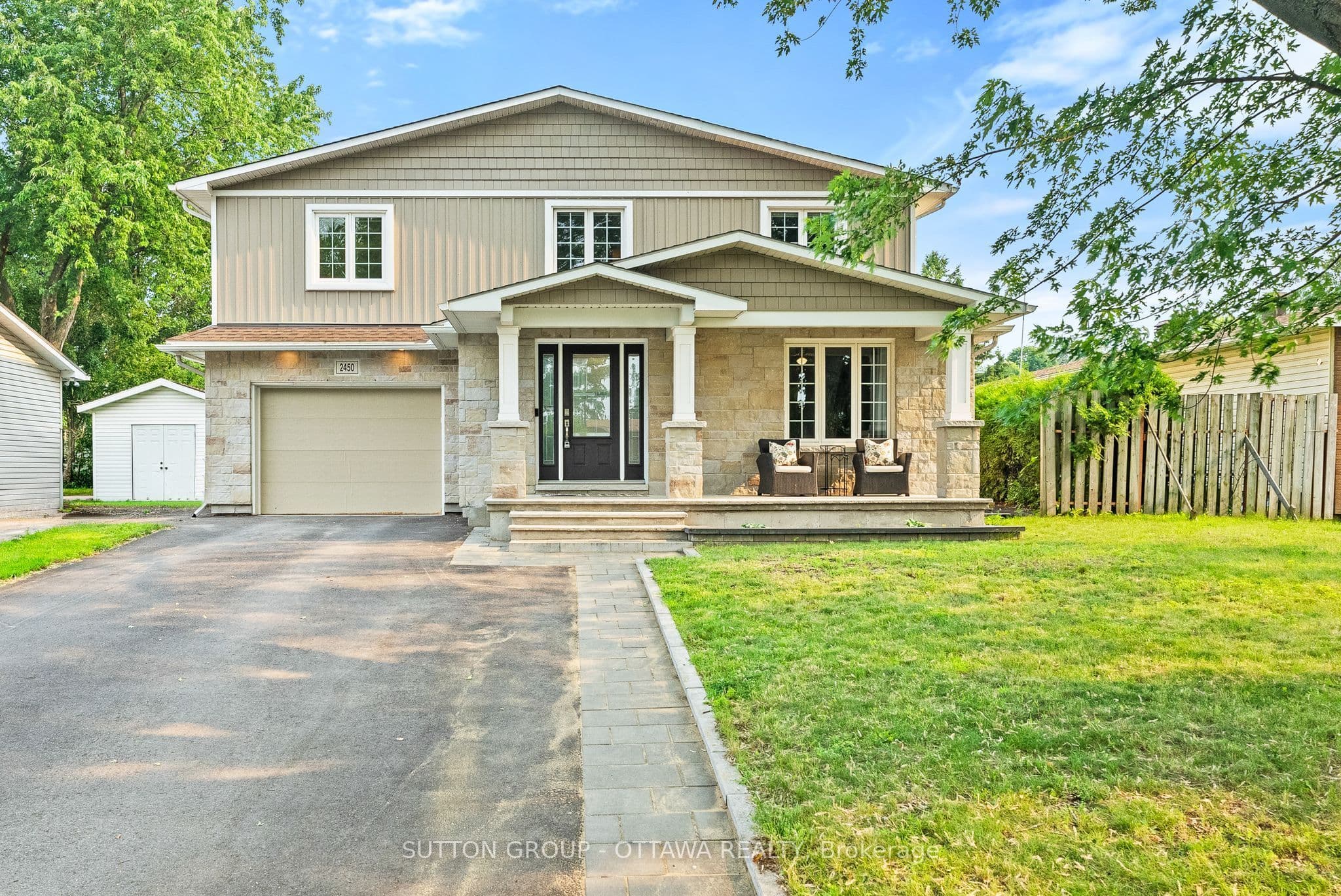 2450 Blackstone Crescent, Elmvale Acres and Area, ON K1B 4H2