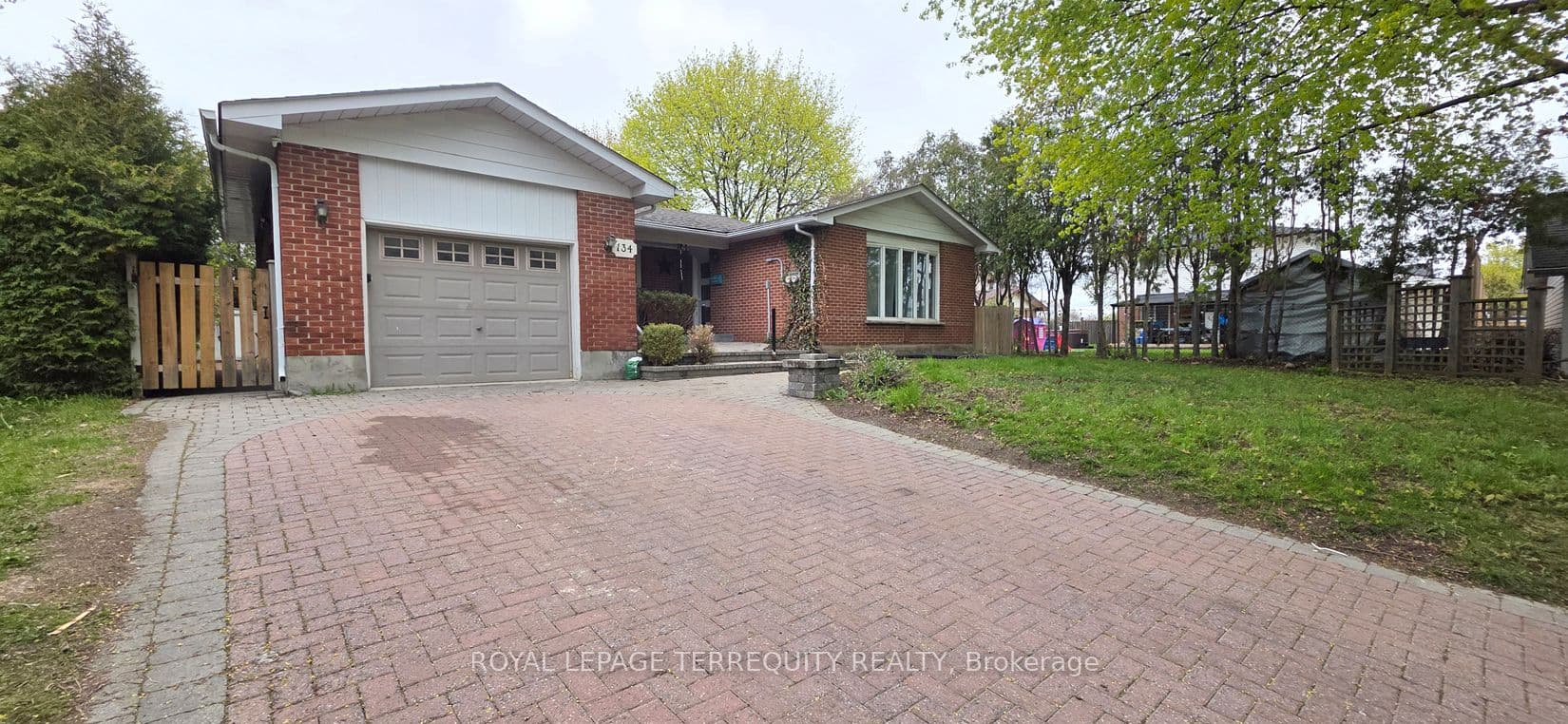 134 Switzer Drive, Oshawa, ON L1G 3J7