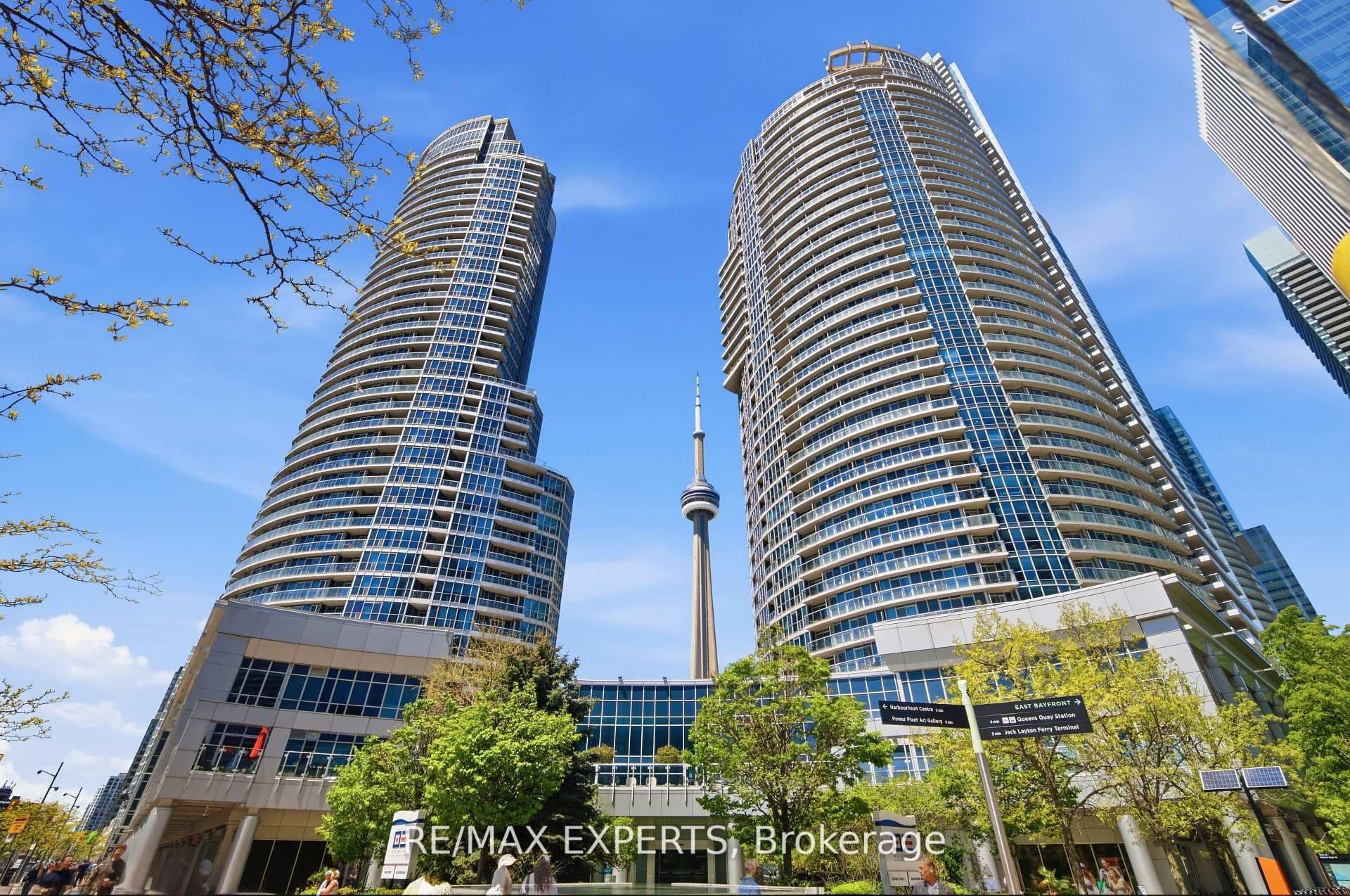 208 Queens Quay W 2011, Toronto, ON M5J 2Y5