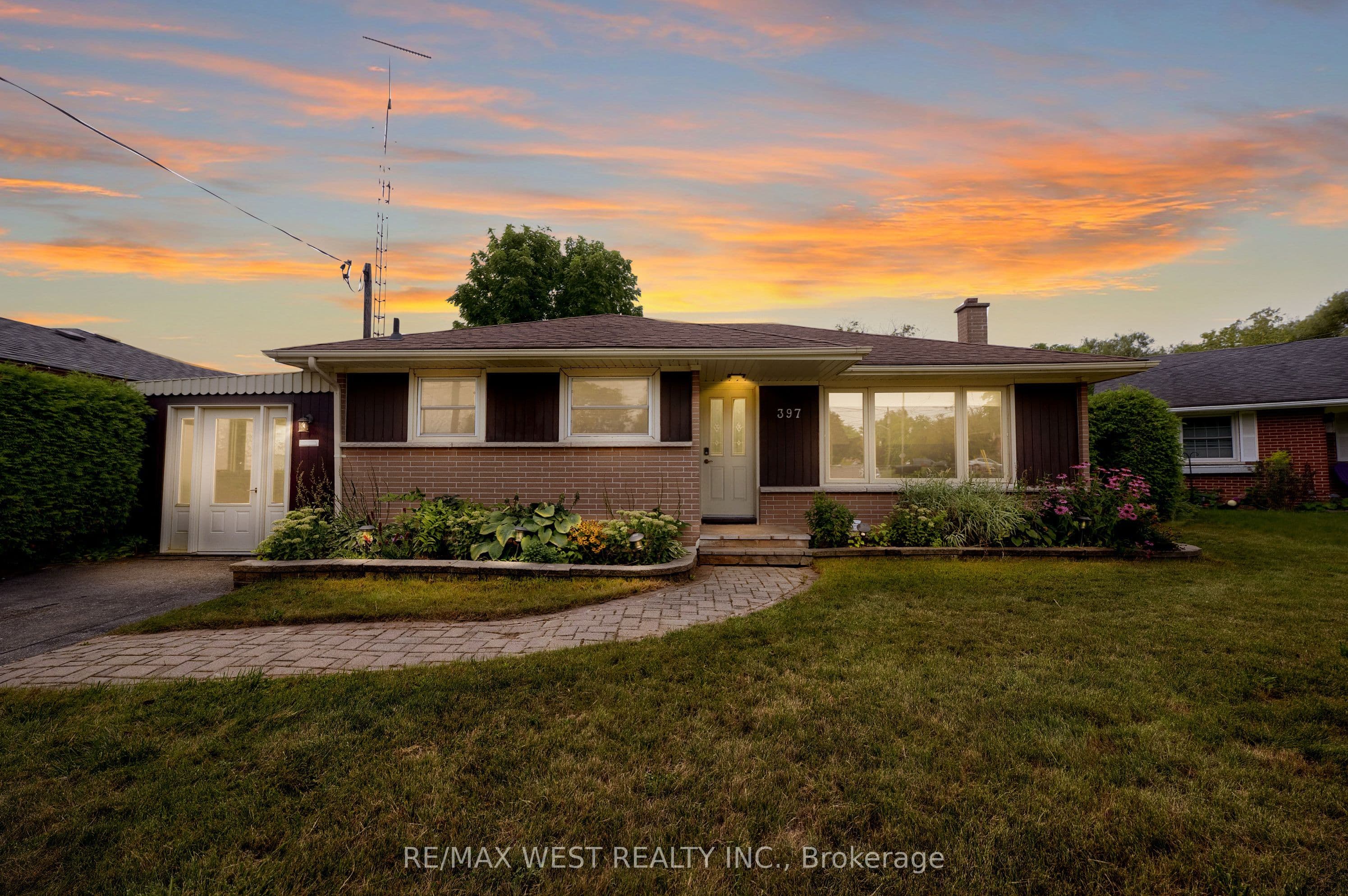 397 Brentwood Avenue Main, Oshawa, ON L1G 2S7