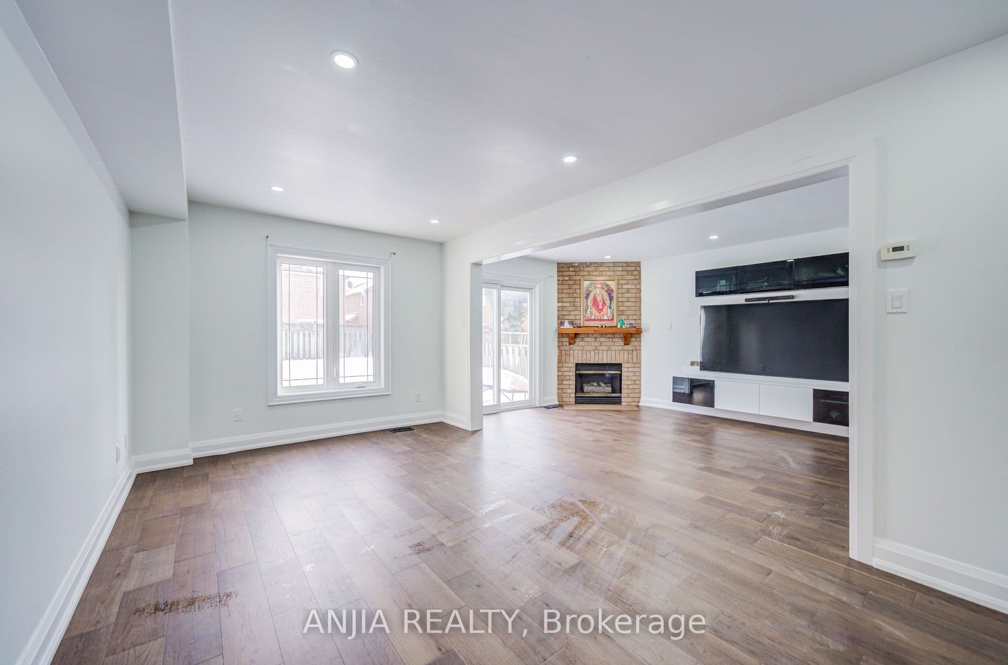 17 Kenborough Court, Markham, ON L3S 3P3
