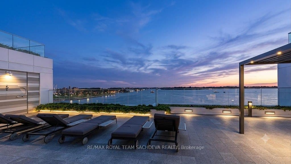 118 MERCHANTS' WHARF 101, Toronto, ON M5A 0L3