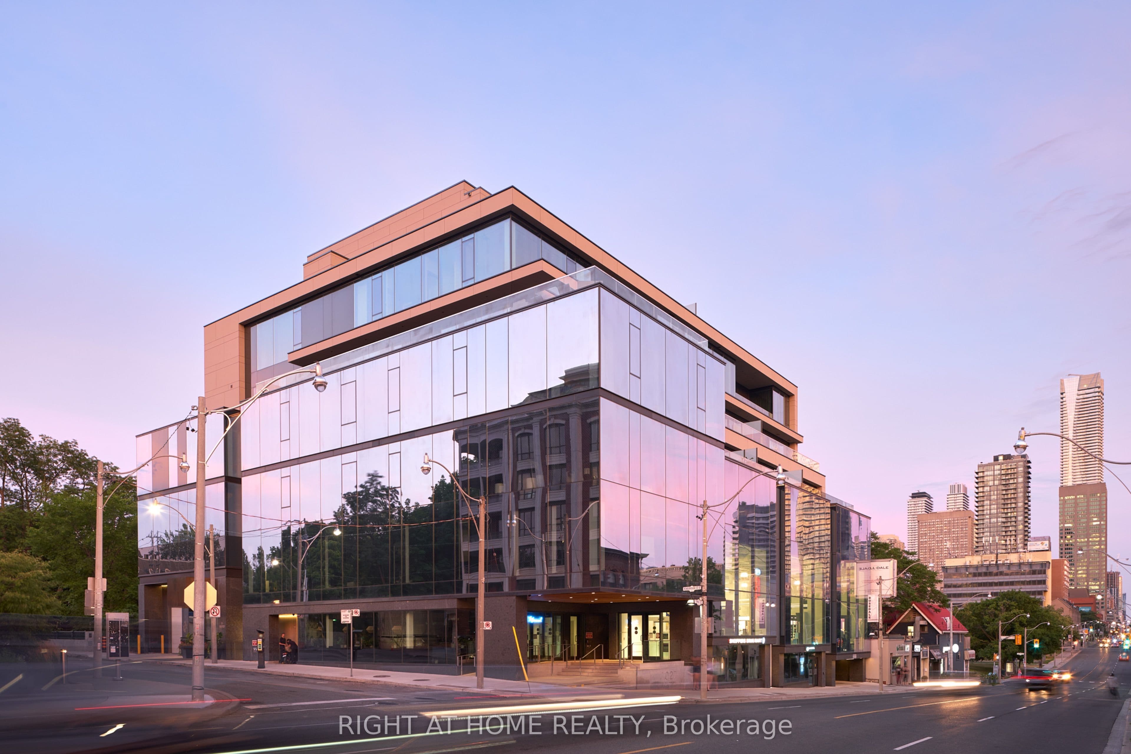 1 Roxborough Street E 501, Toronto, ON M4W 1V5