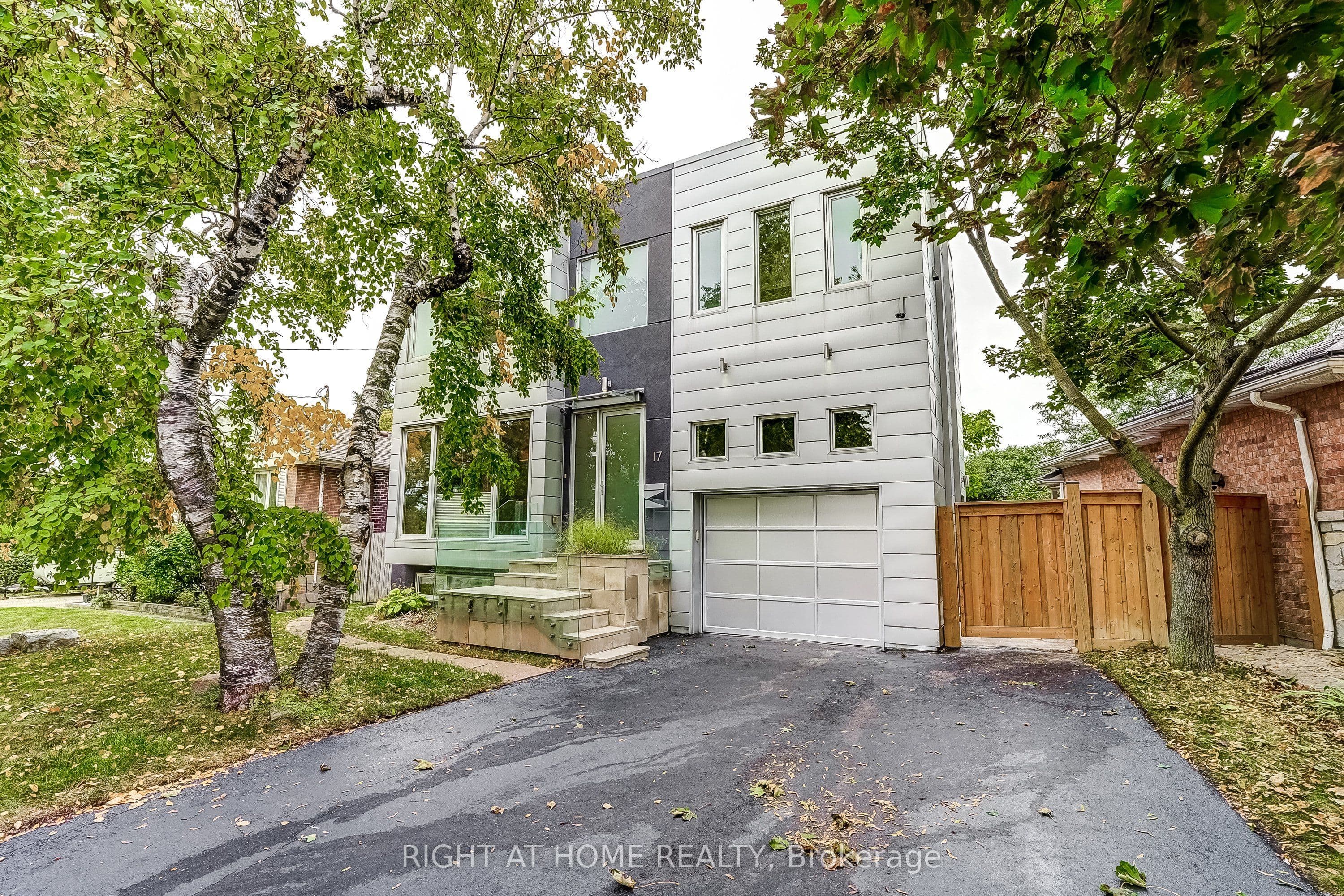 17 Ashfield Drive, Toronto, ON M9C 4T4