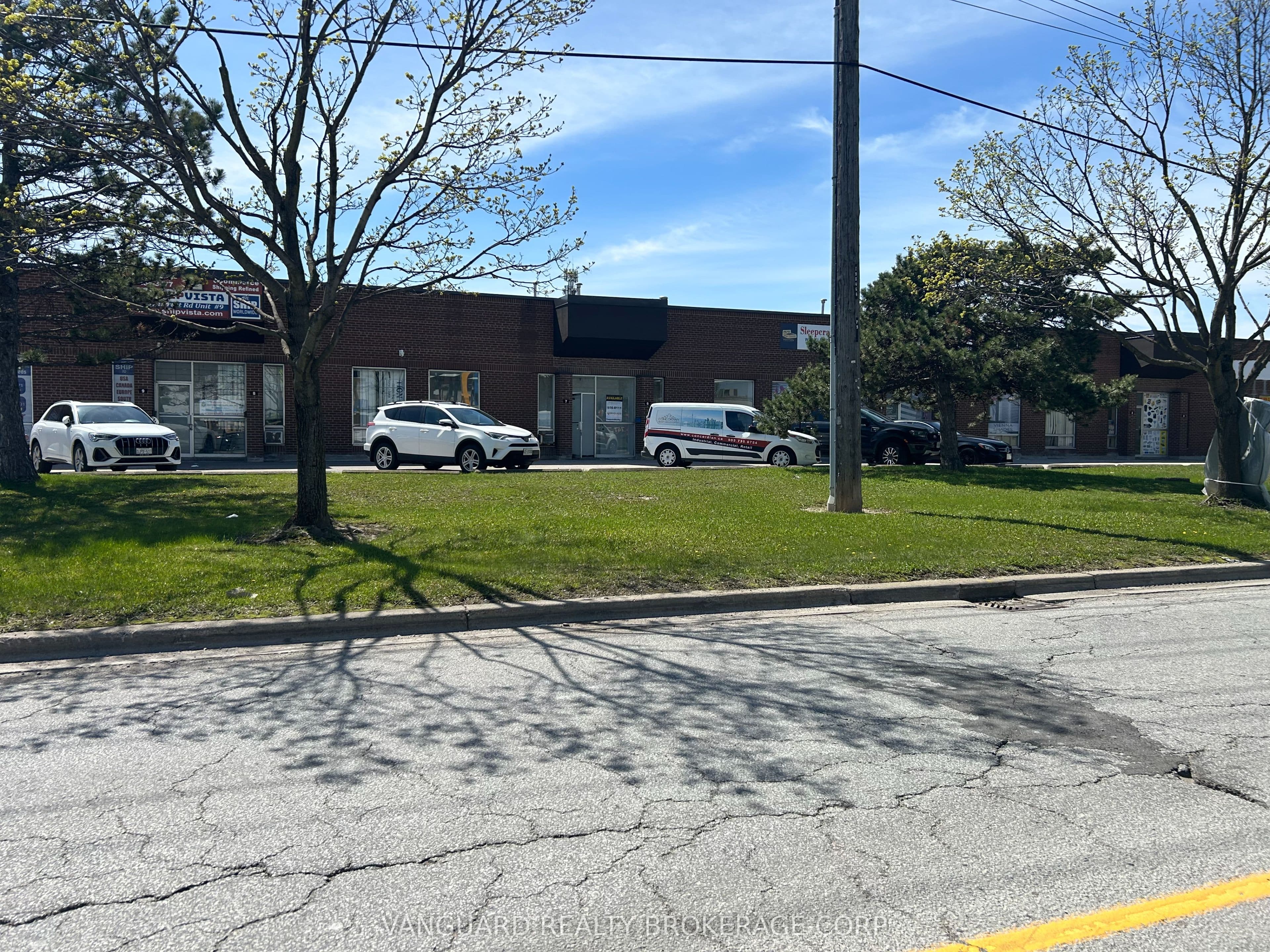 9 Royalcrest Road 6-7, Toronto, ON M9V 2L6
