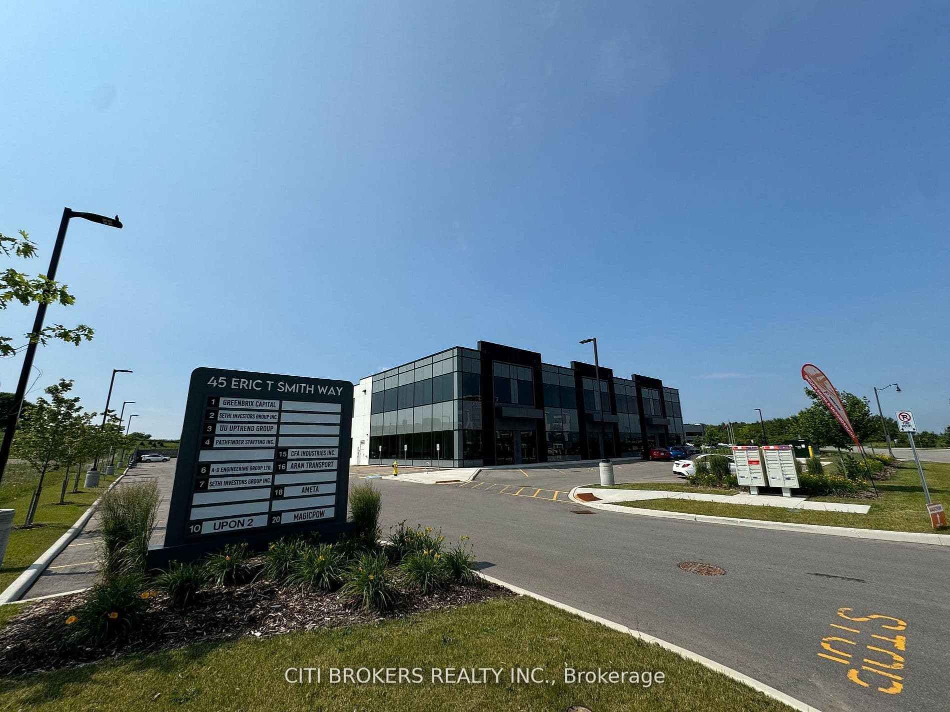 45 Eric T Smith Way 5 (Ground Floor), Aurora, ON L4G 3Z8