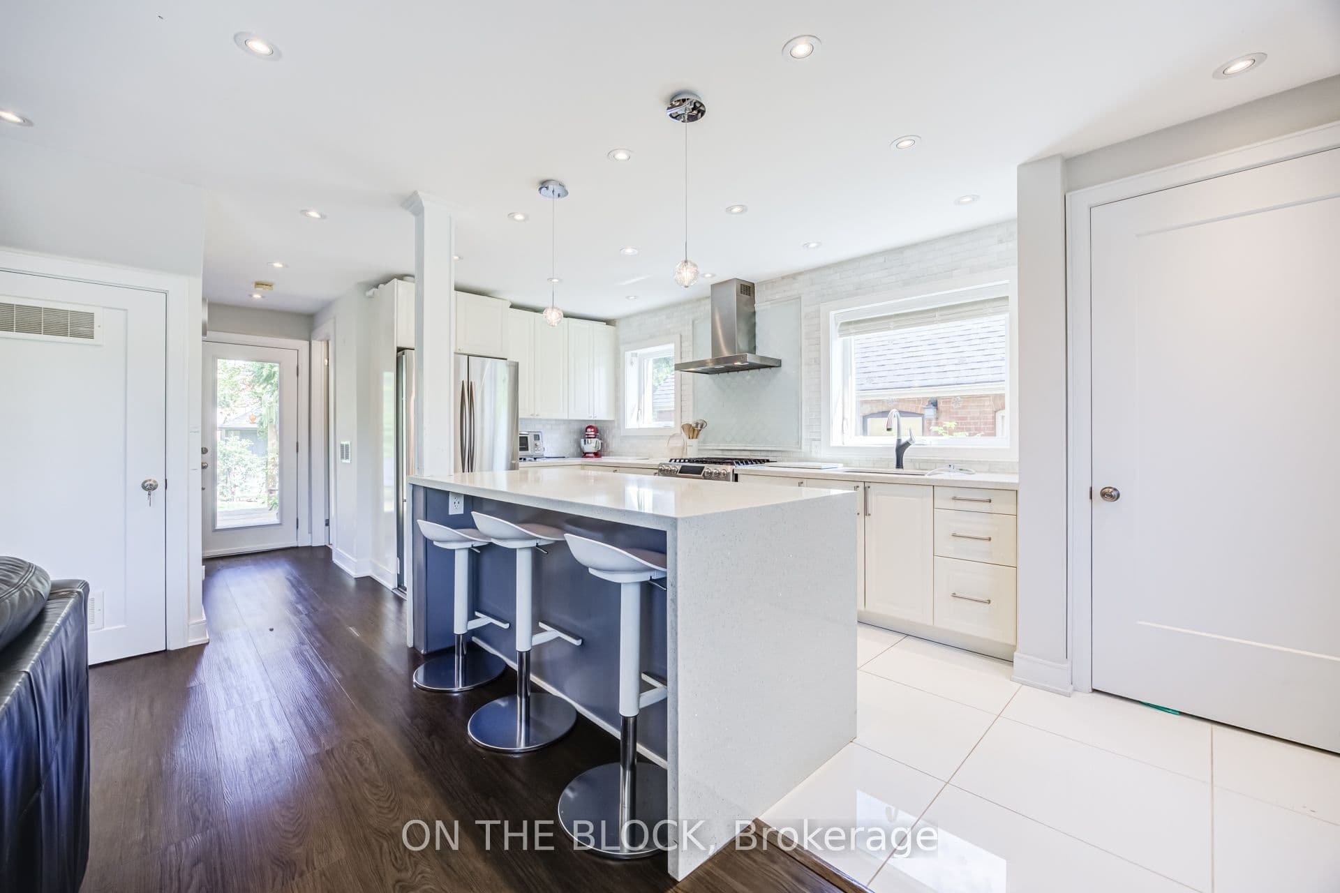 122 Allenby Avenue, Toronto, ON M9W 1T3