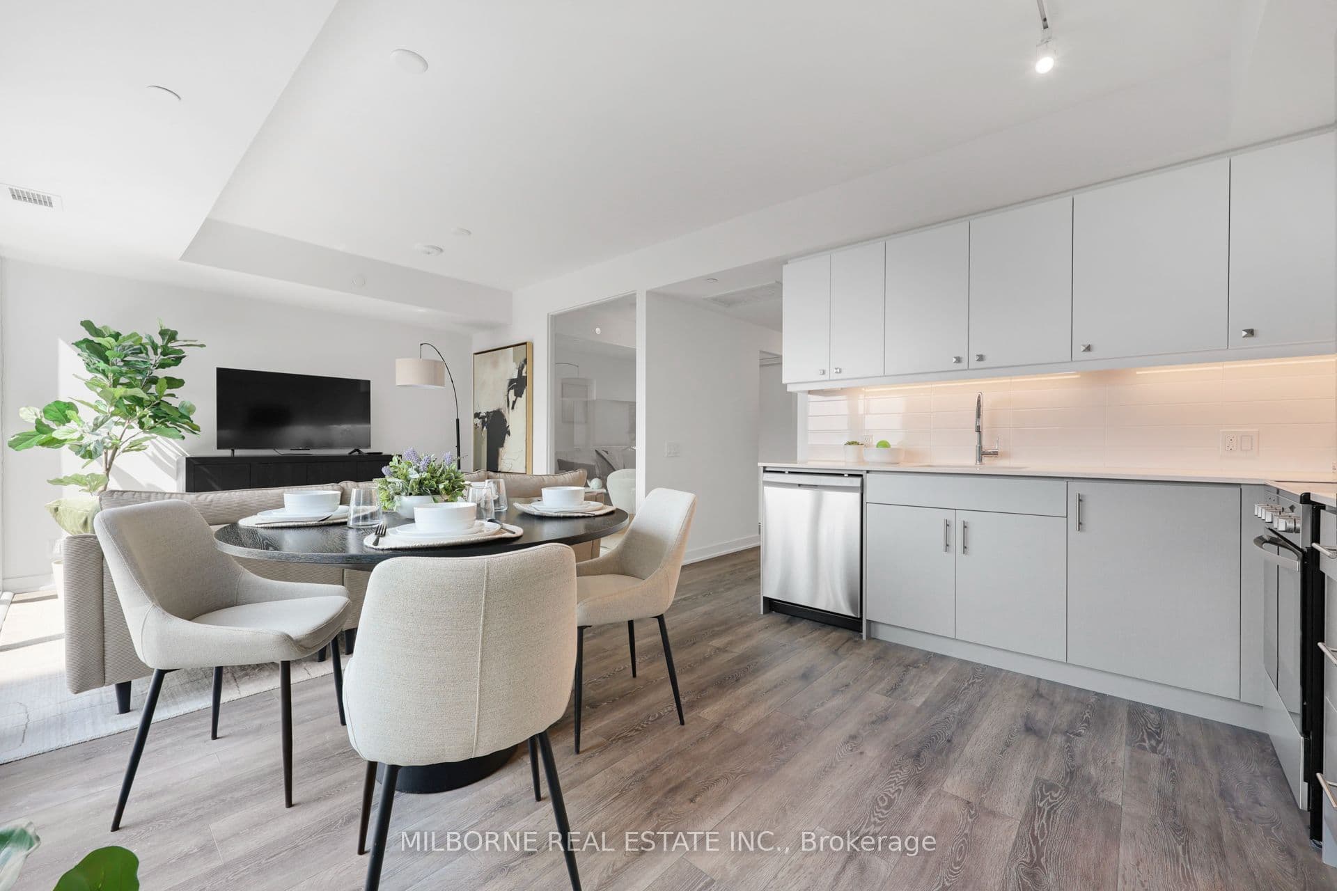 2 Manderley Drive 701, Toronto, ON M1N 0C7