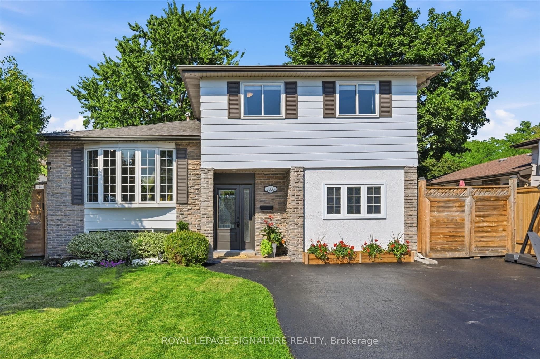 1333 Woodvale Place, Burlington, ON L7M 1R2