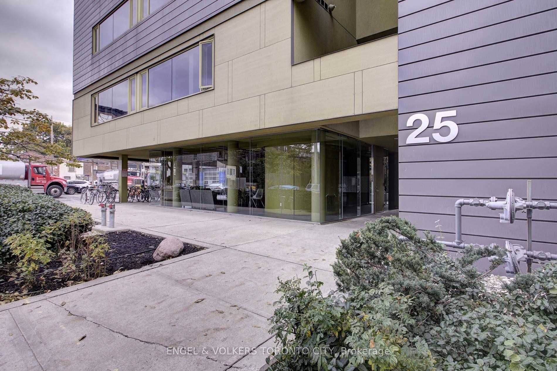 25 Ritchie Avenue 202, Toronto, ON M6R 2J6