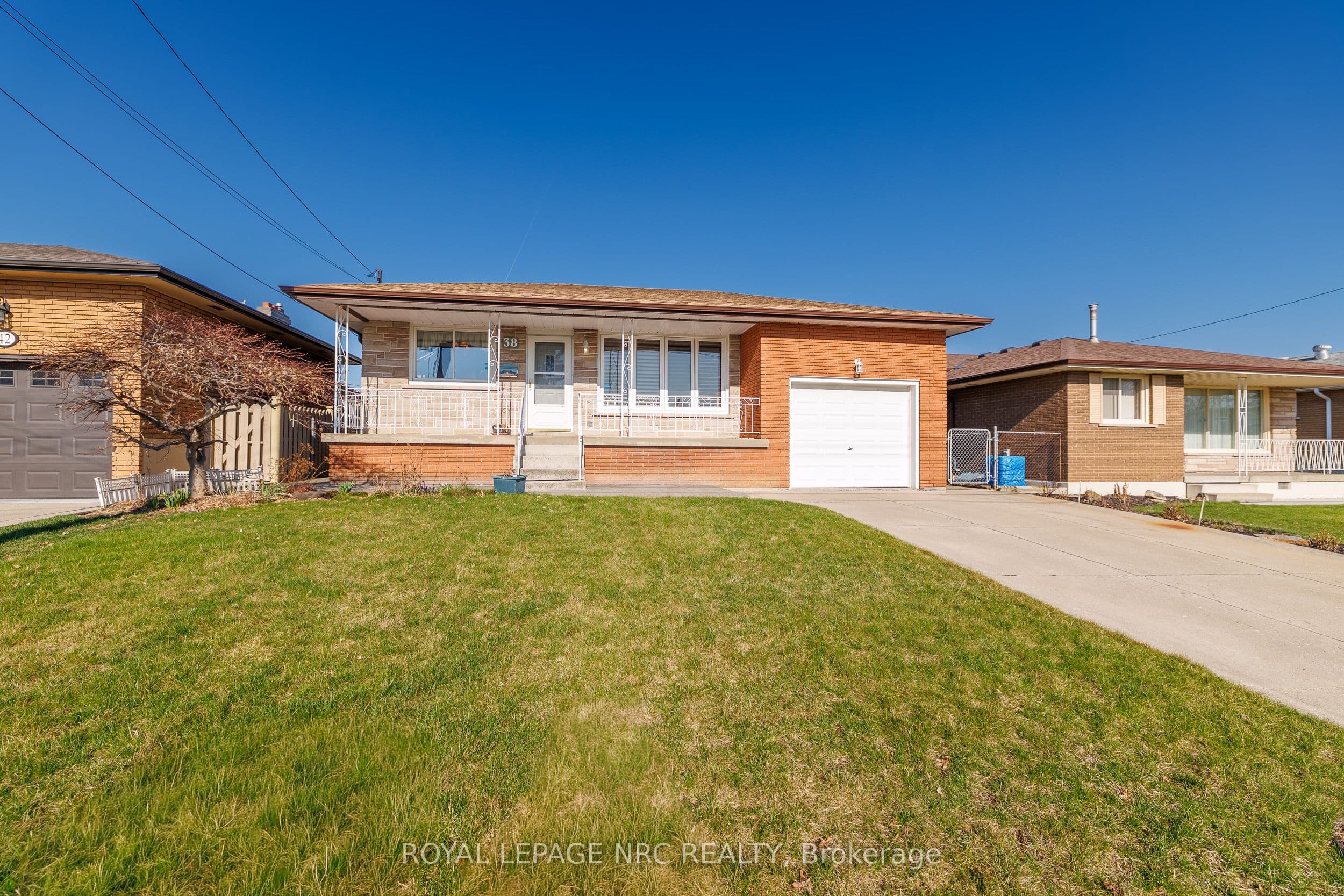 38 Rivercrest Road, Hamilton, ON L8E 1M9