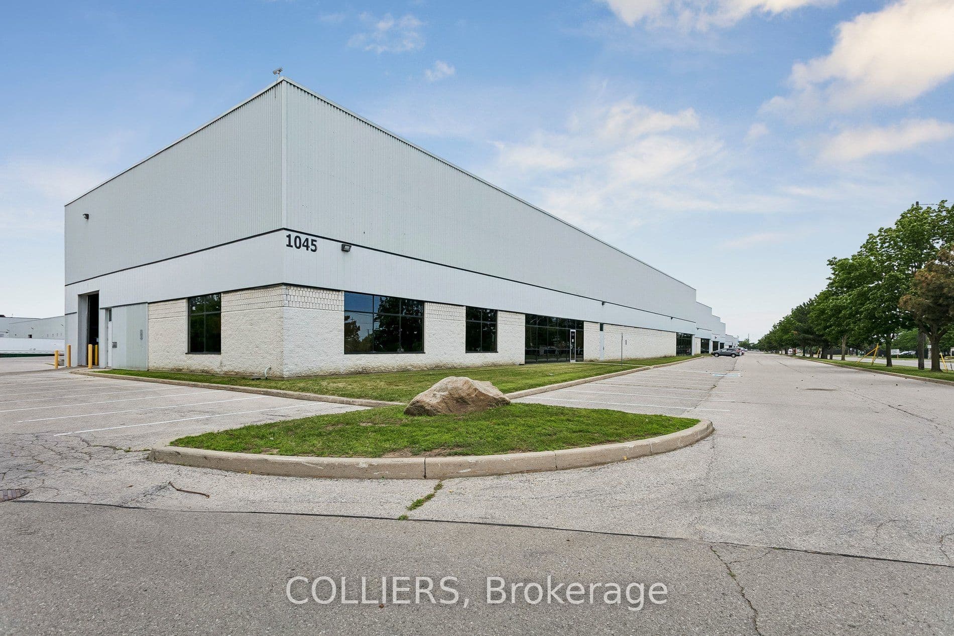 1045 Middlegate Road, Mississauga, ON L4Y 3Y4