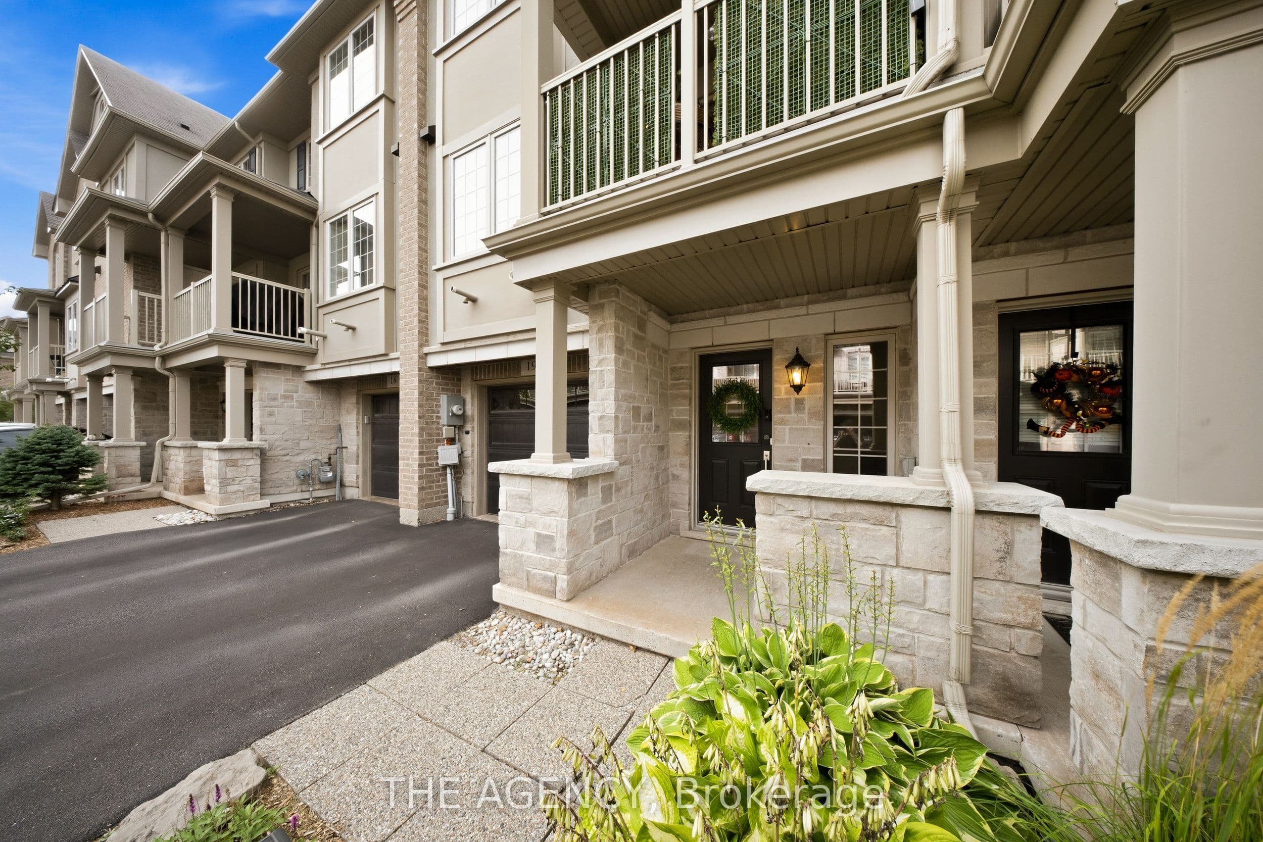 215 Dundas Street E 19, Hamilton, ON L8B 0X1