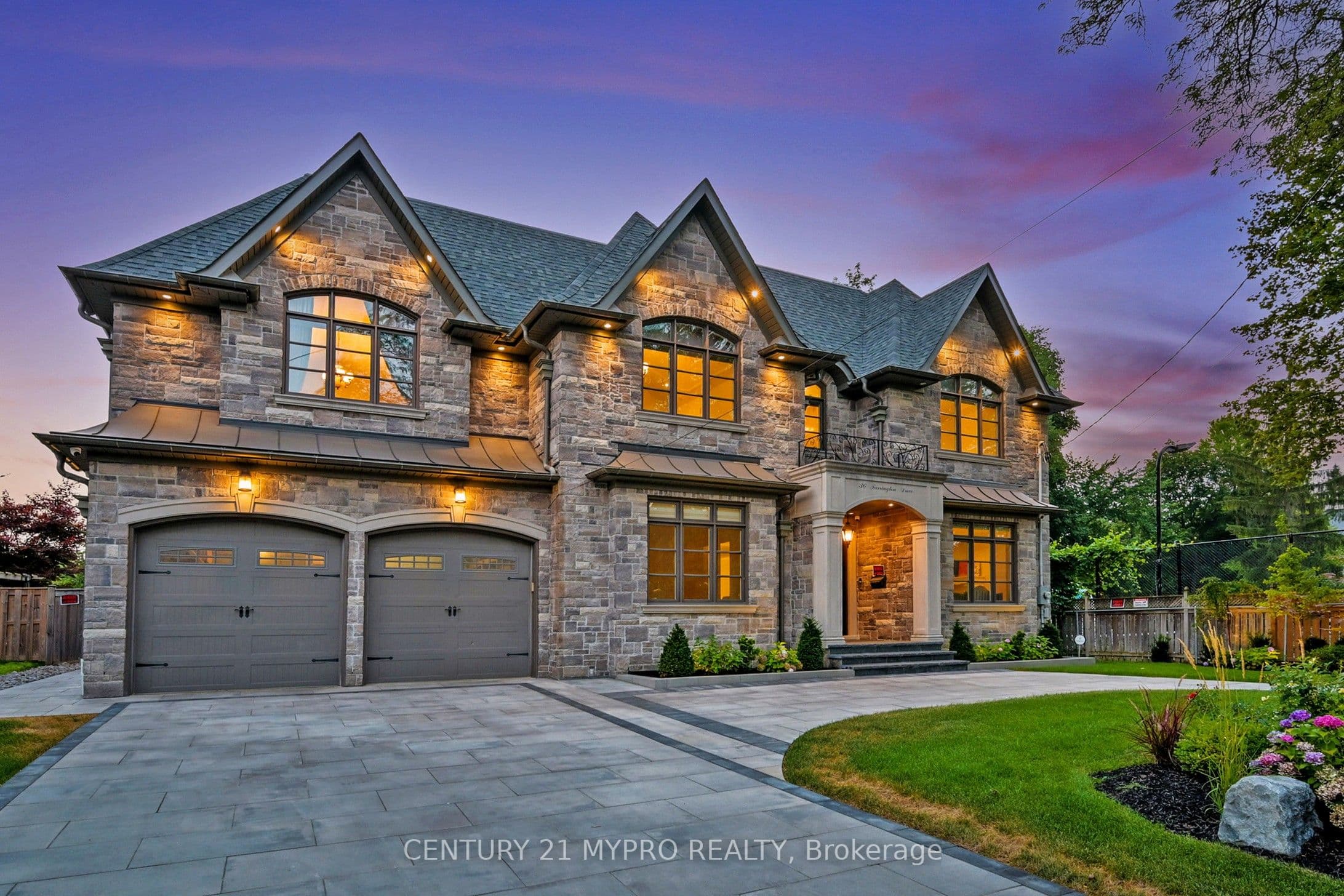36 Farrington Drive, Toronto, ON M2L 2B6
