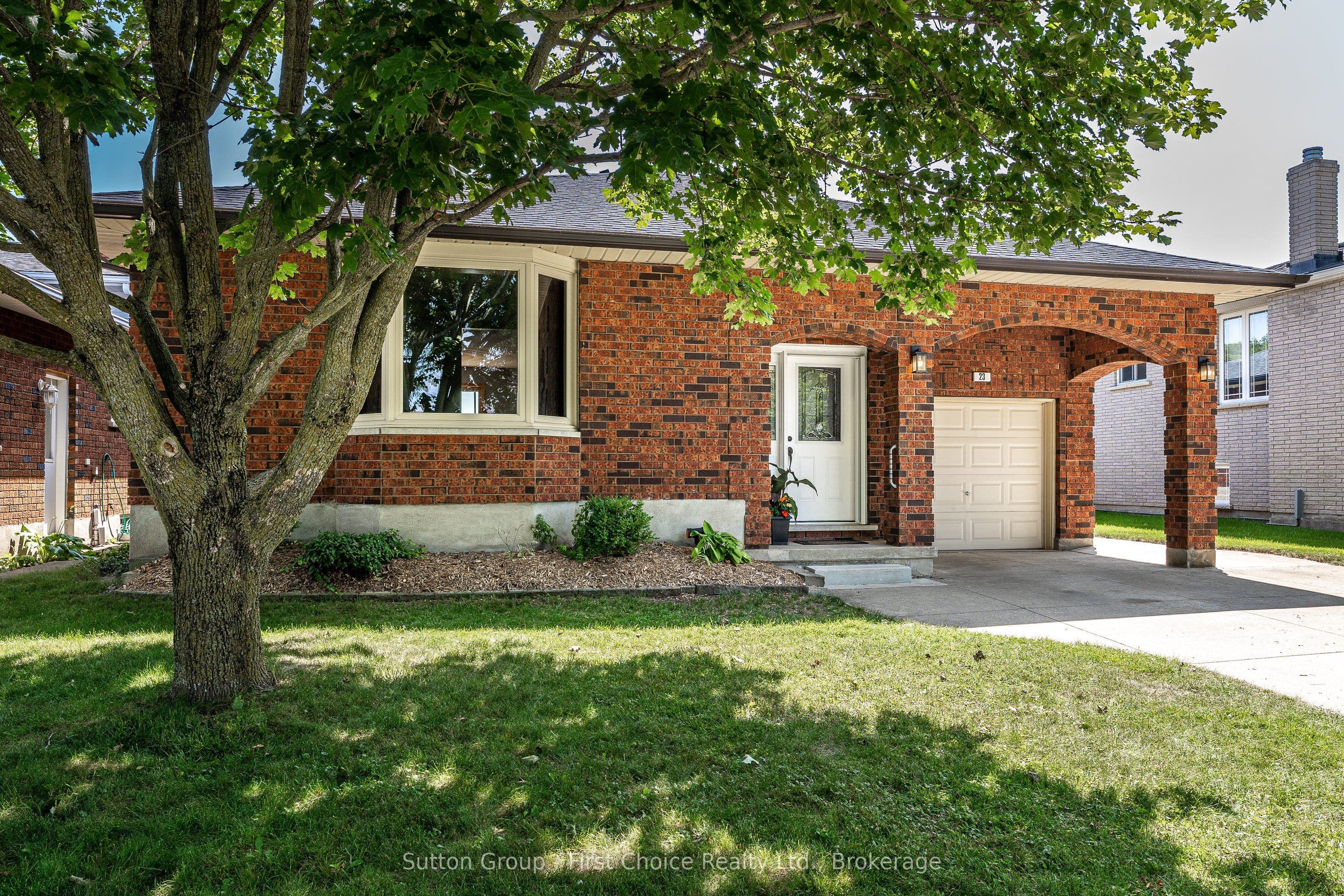 23 Sprung Court, Stratford, ON N4Z 1G7