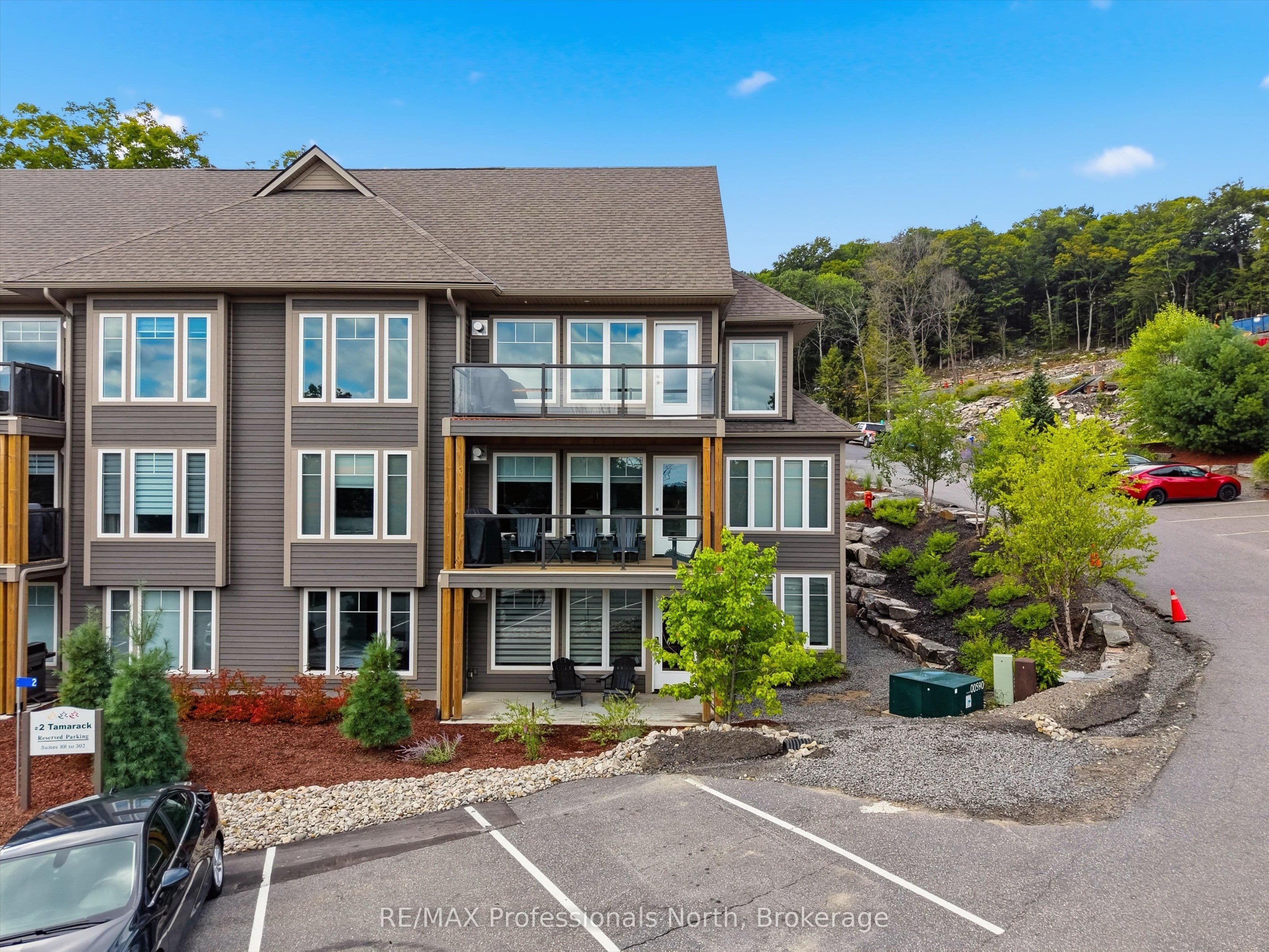 2-101 Tree Tops Lane, Huntsville, ON P1H 1A9