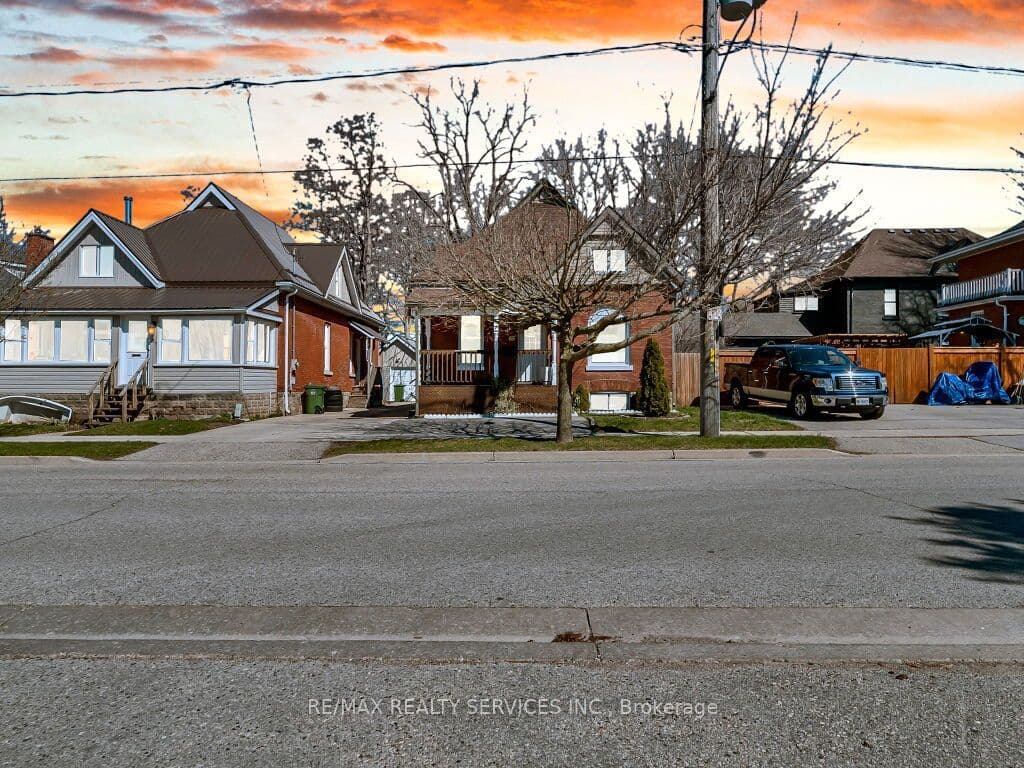 65 Moore Street, St. Thomas, ON N5R 3W4