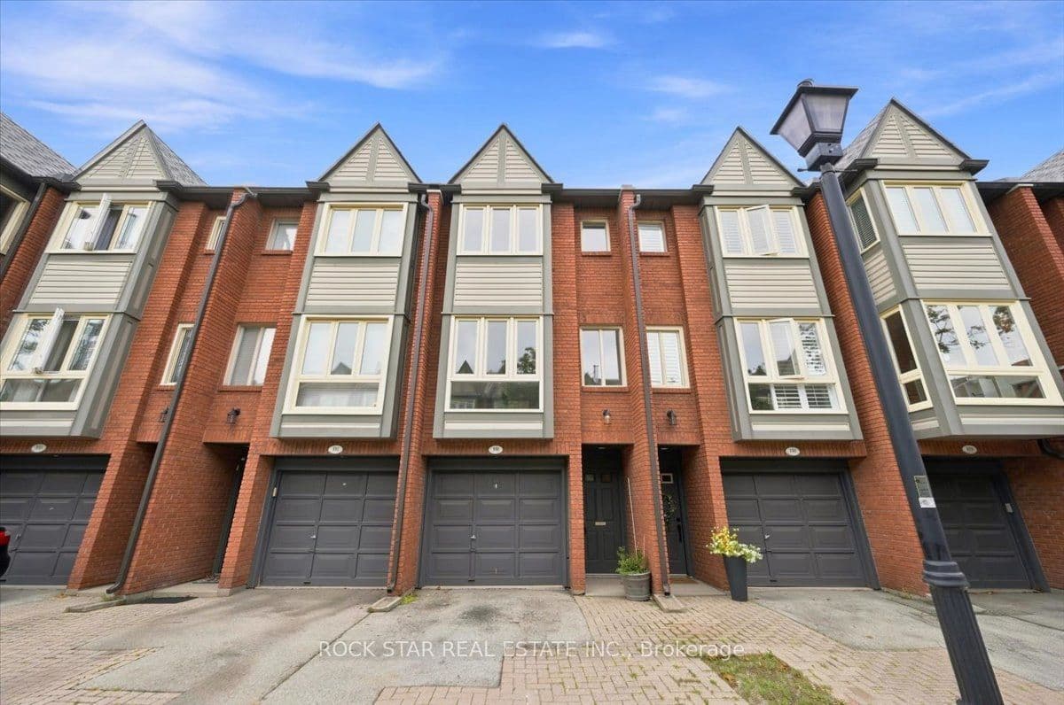 895 Maple Avenue 331, Burlington, ON L7S 2H7