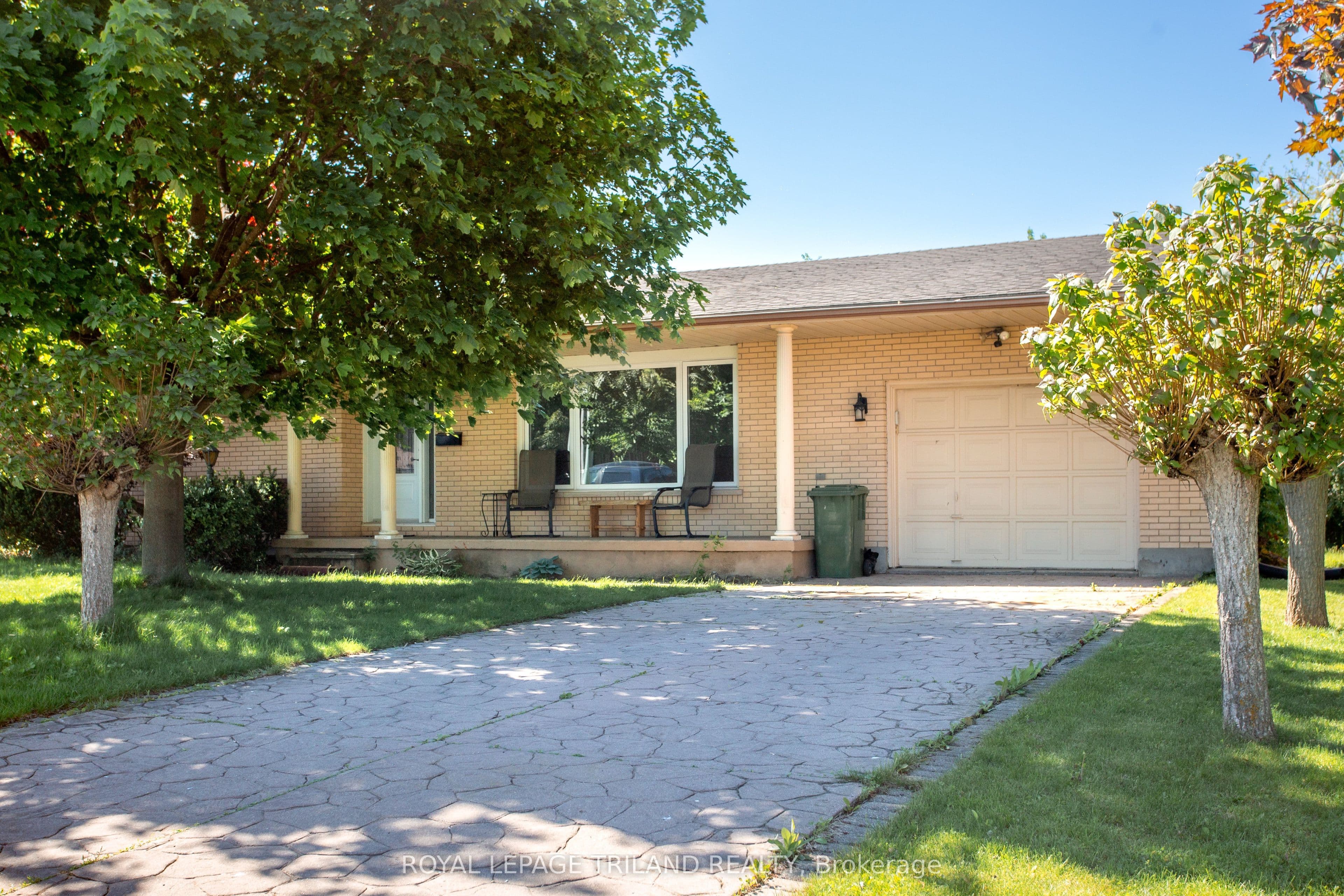 8 Croatia Court, St. Thomas, ON N5R 5P6