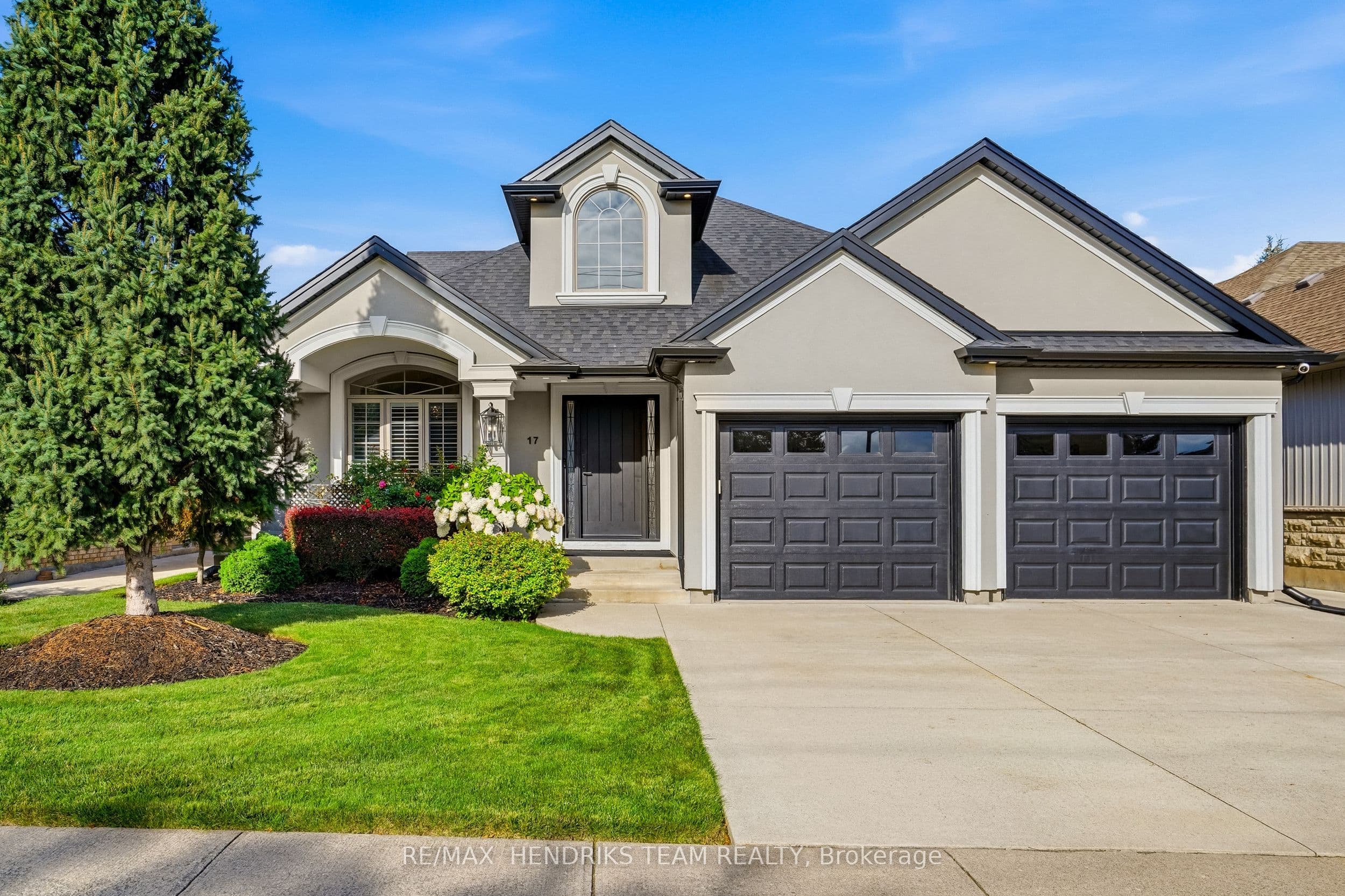 17 First Street Louth, St. Catharines, ON L2W 1C7