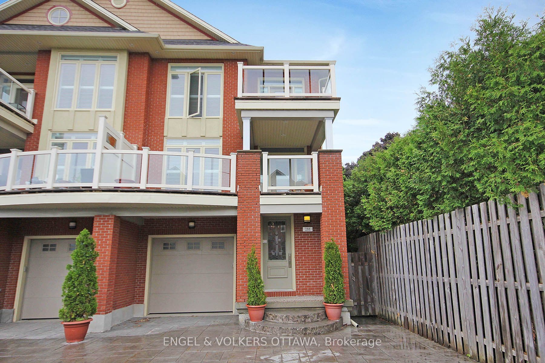 281 KIRCHOFFER B, Carlingwood - Westboro and Area, ON K2A 1Y1