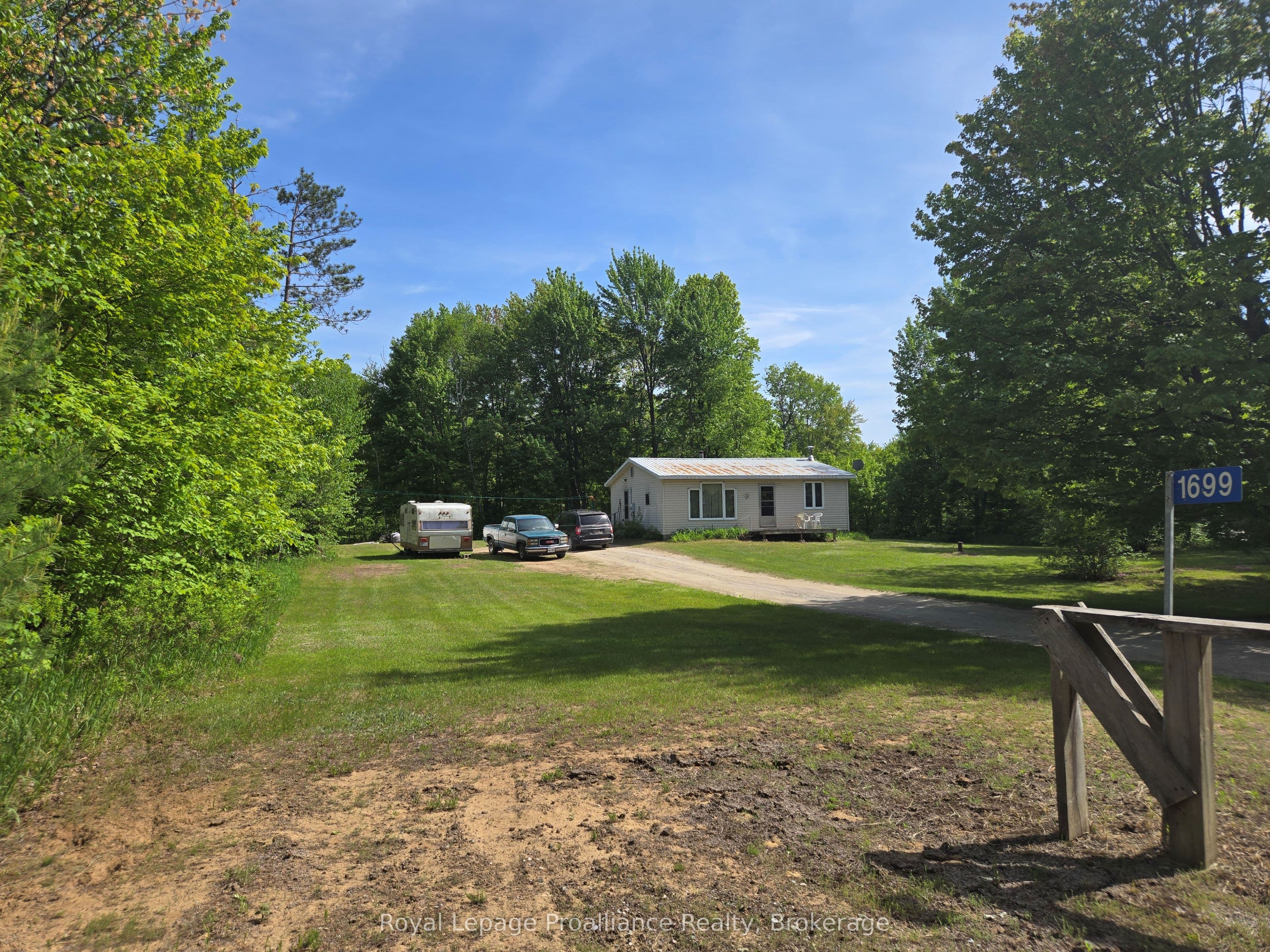 1699 Bordenwood Road, Frontenac, ON K0H 1B0