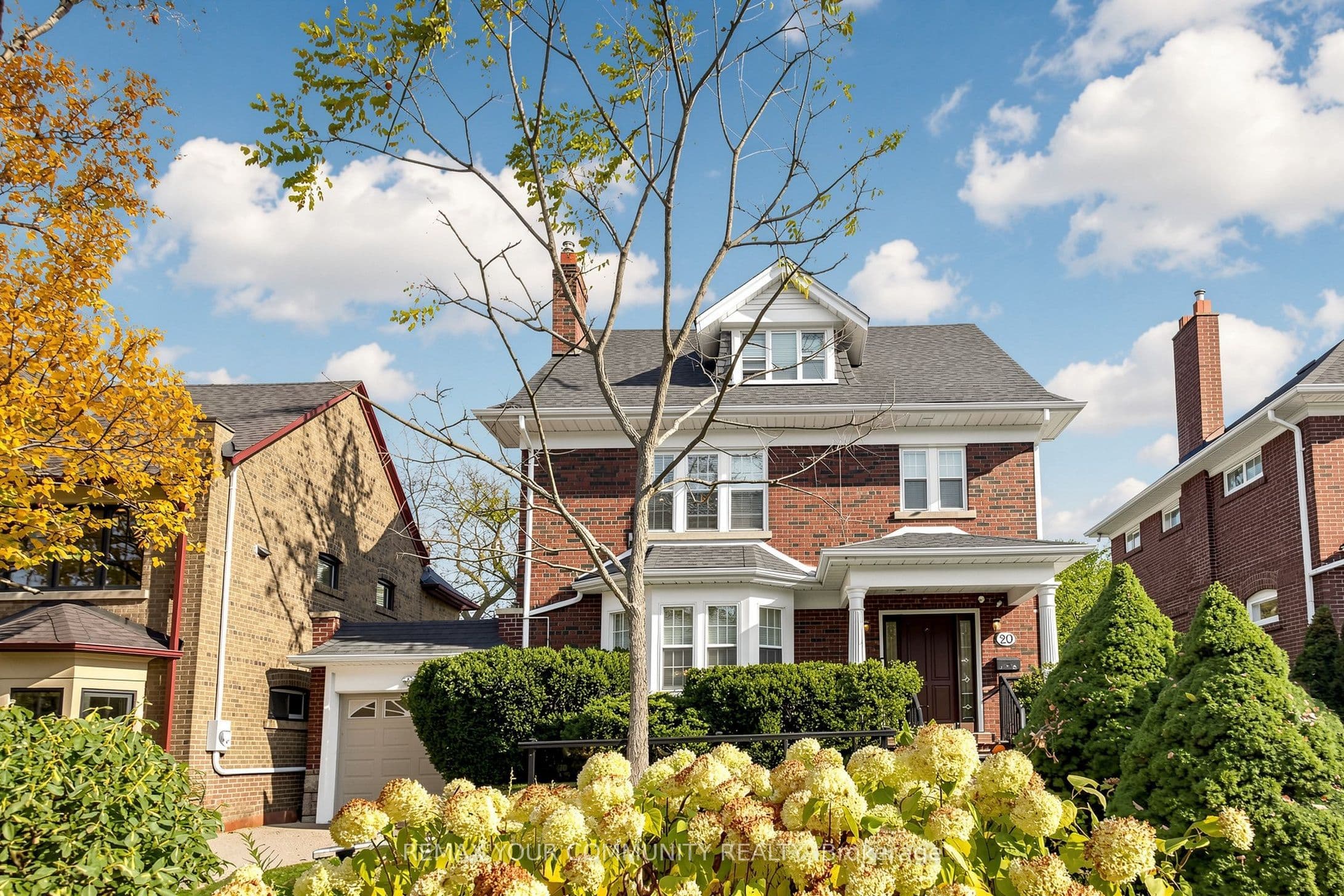 20 Grenadier Heights, Toronto, ON M6S 2W6