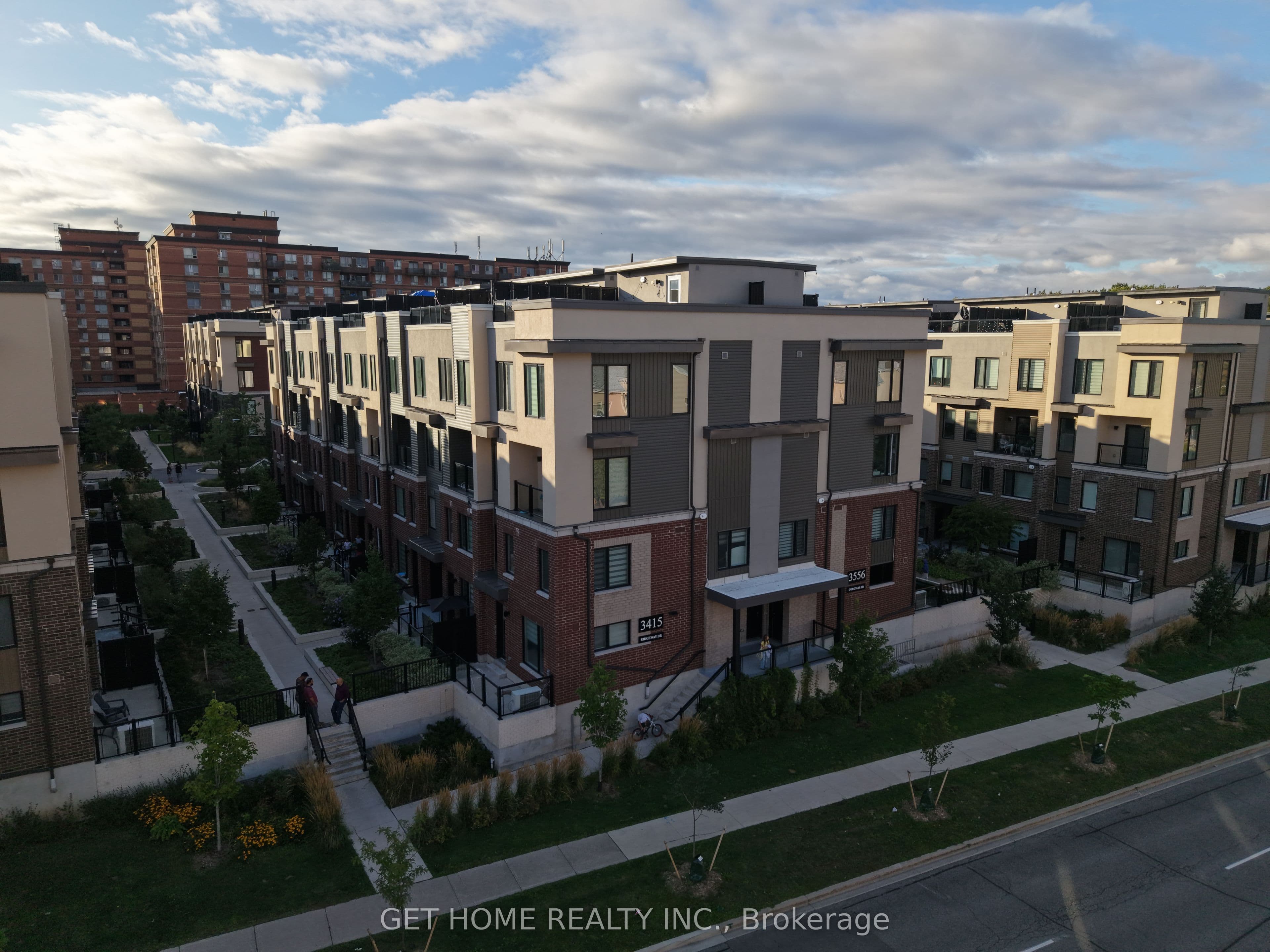 3415 Ridgeway Drive 5, Mississauga, ON L5L 6T5
