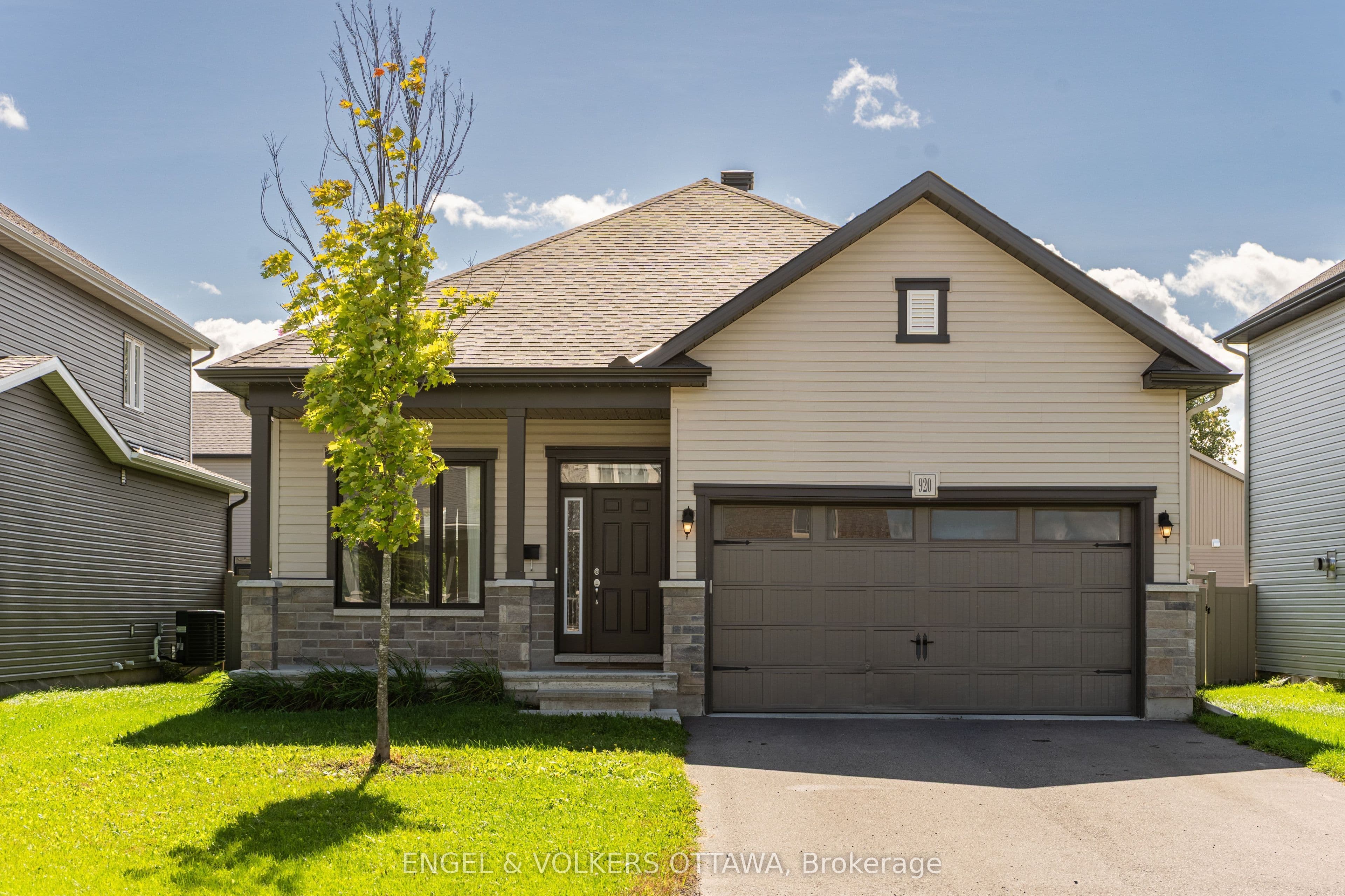 920 Lucerne Drive, Russell, ON K0A 1W0