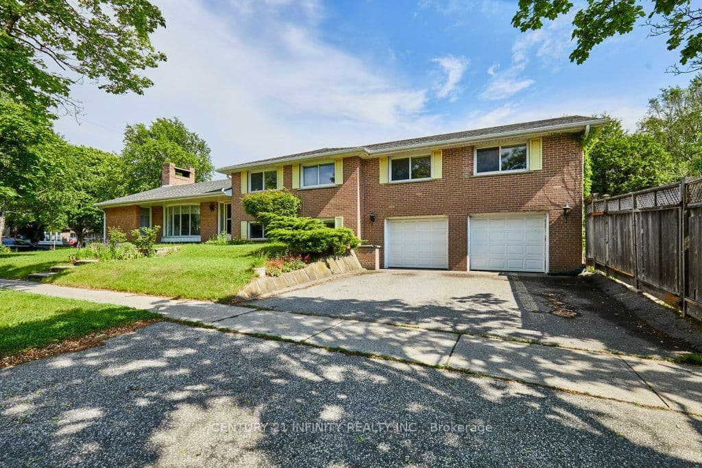 1 Goodland Gate, Toronto, ON M1S 1V4