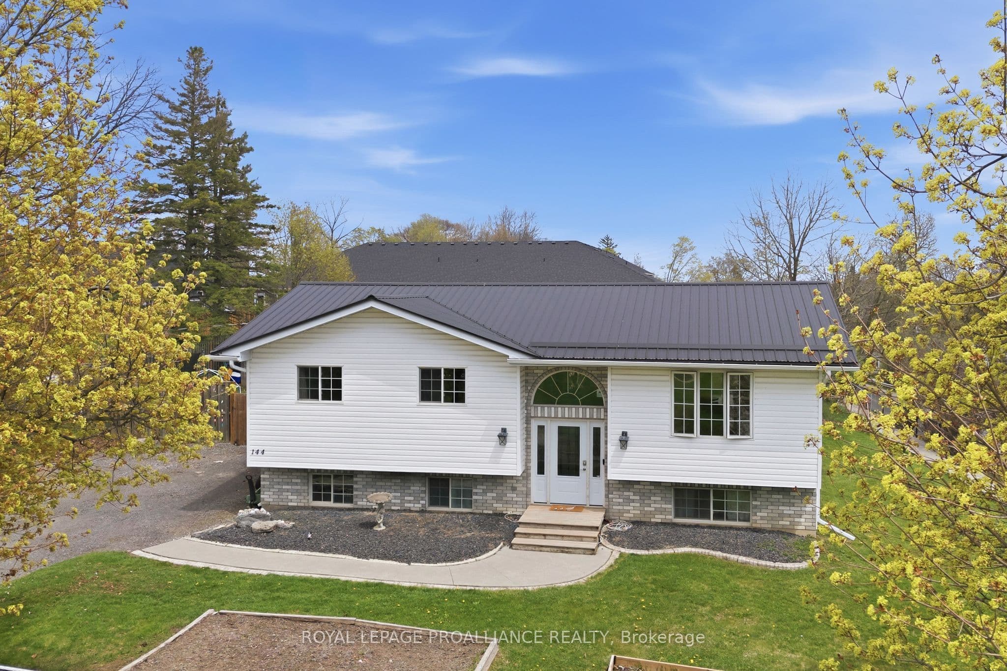 144 Centre Street, Deseronto, ON K0K 1X0