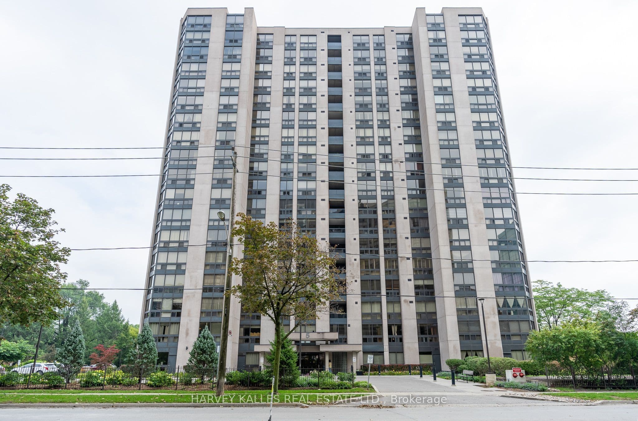5 Kenneth Avenue 205, Toronto, ON M2N 6M7