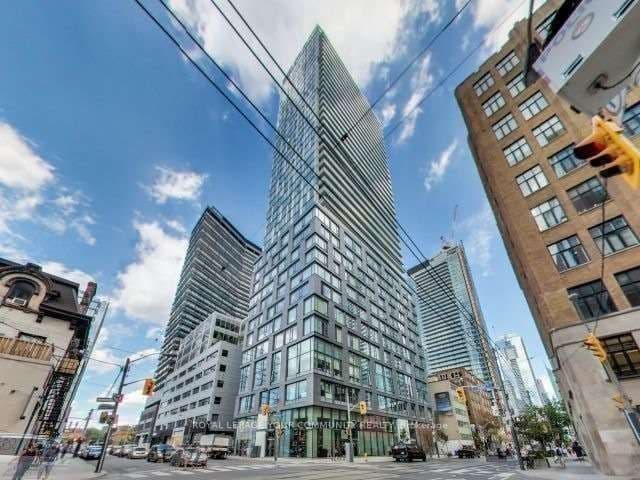 101 Peter Street 3808, Toronto, ON M5V 0G6
