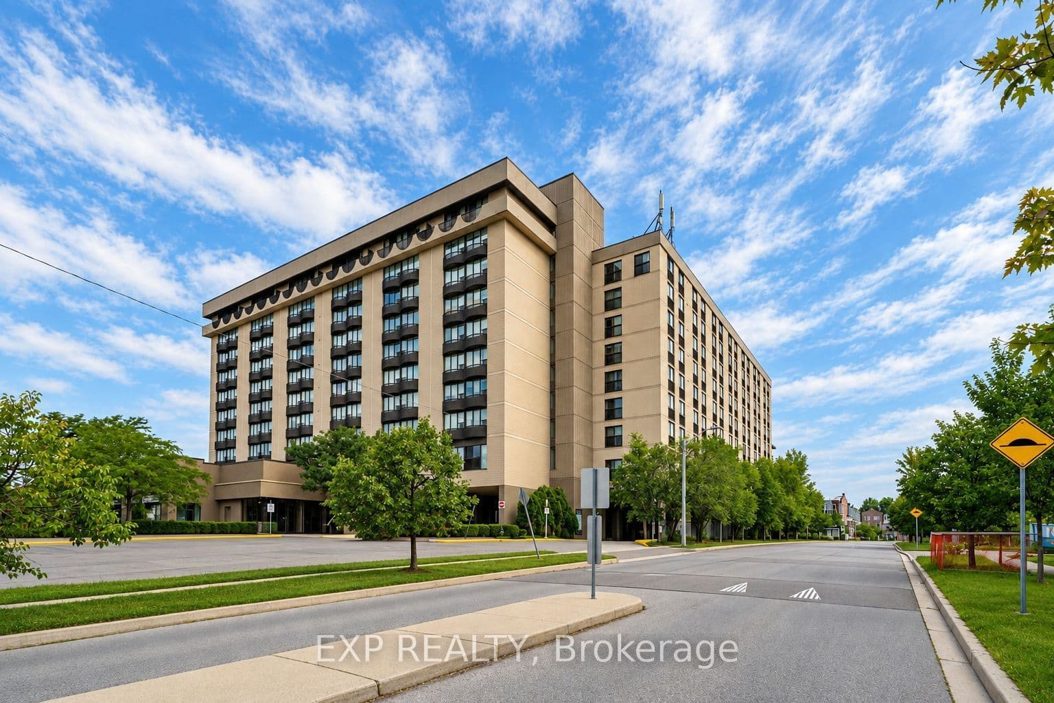 2737 Keele Street 312, Toronto, ON M3M 2E9