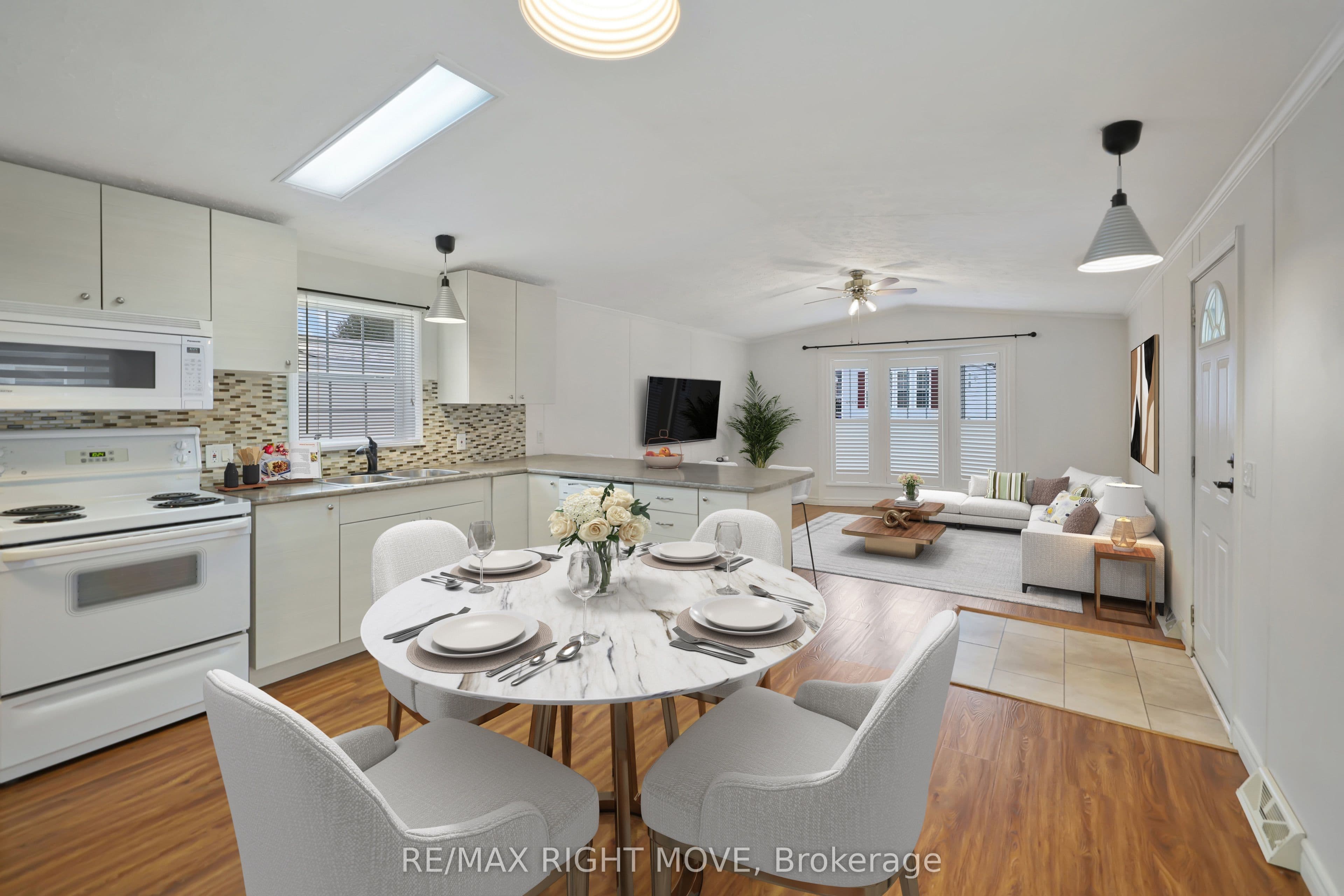4041 Ash Crescent, Severn, ON L3V 0V1