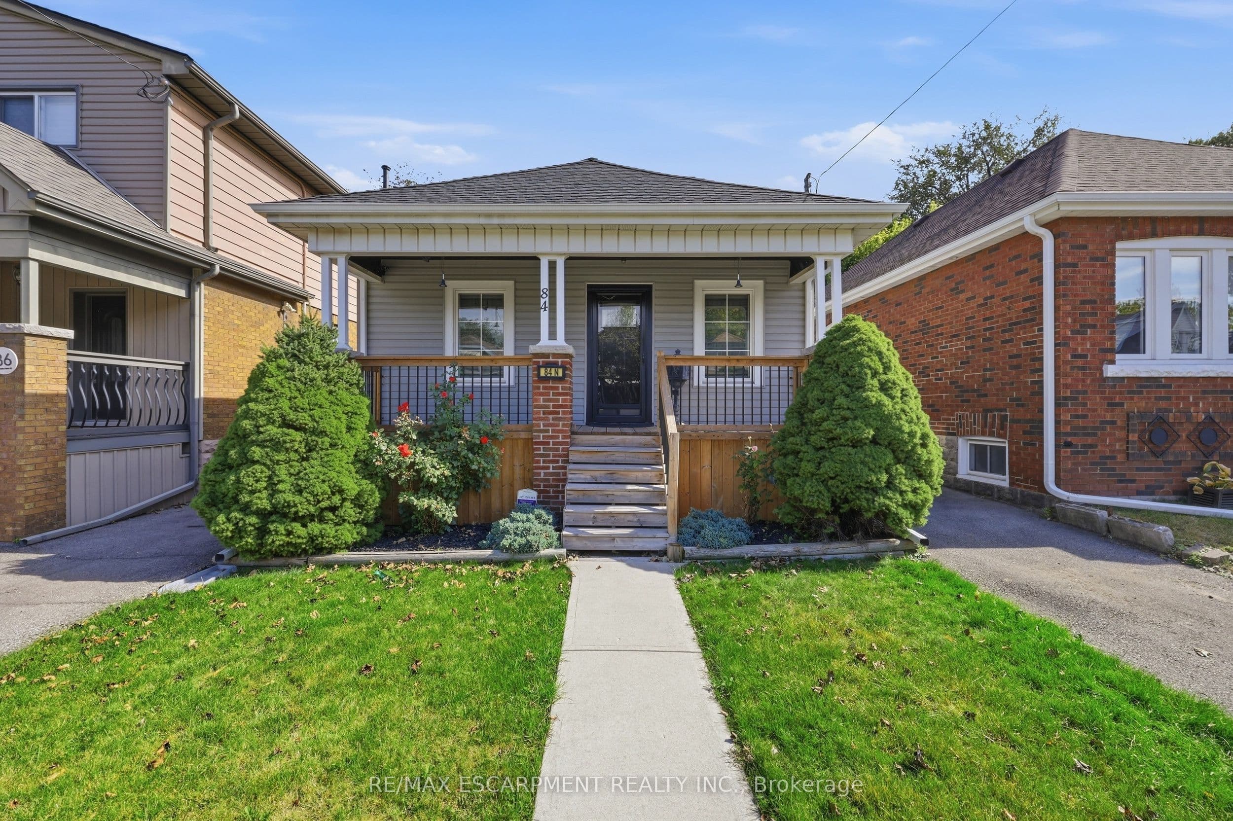 84 Barons Avenue N, Hamilton, ON L8H 5A4