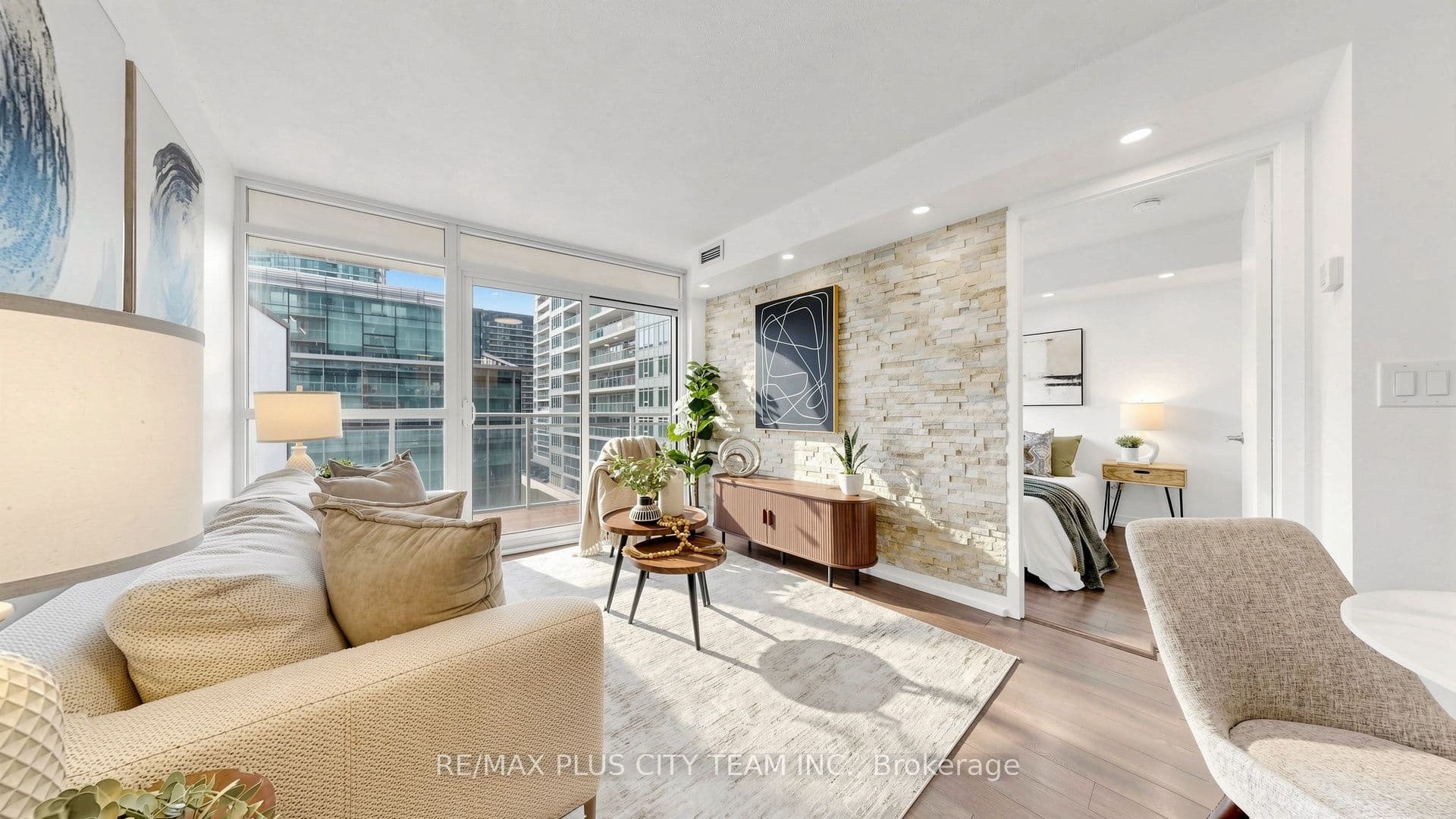38 Dan Leckie Way 1103, Toronto, ON M5V 2V6