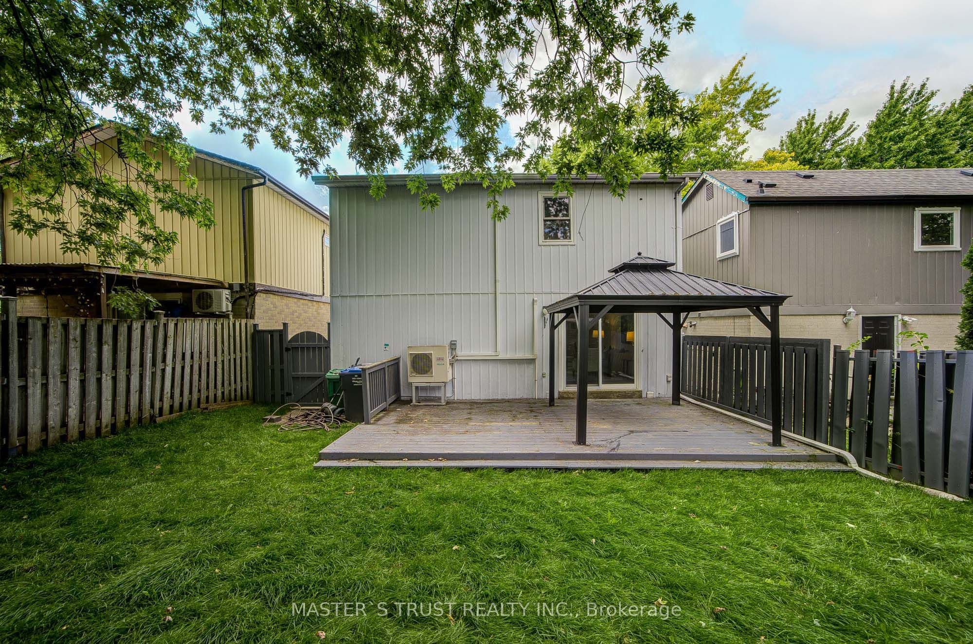 4 Gatsby Square, Brampton, ON L6S 2H4
