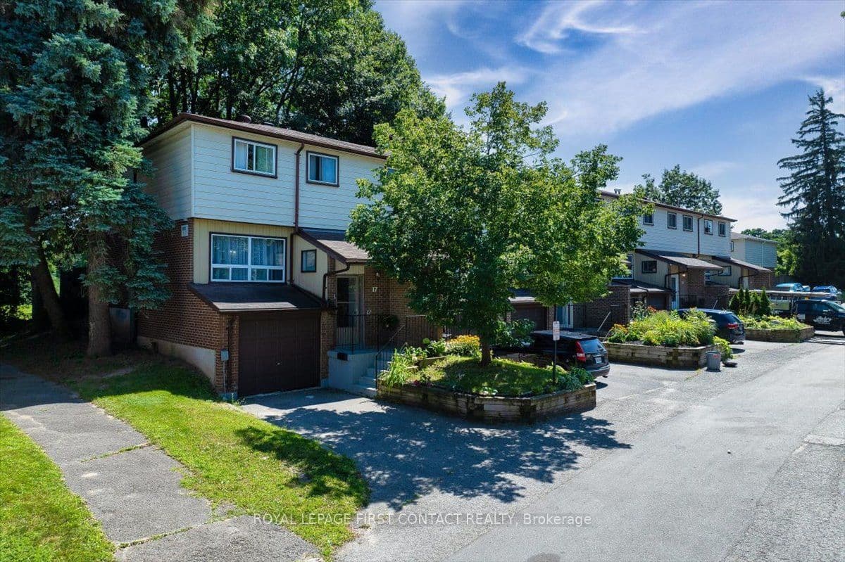 63 Ferris Lane I7, Barrie, ON L4M 5C4