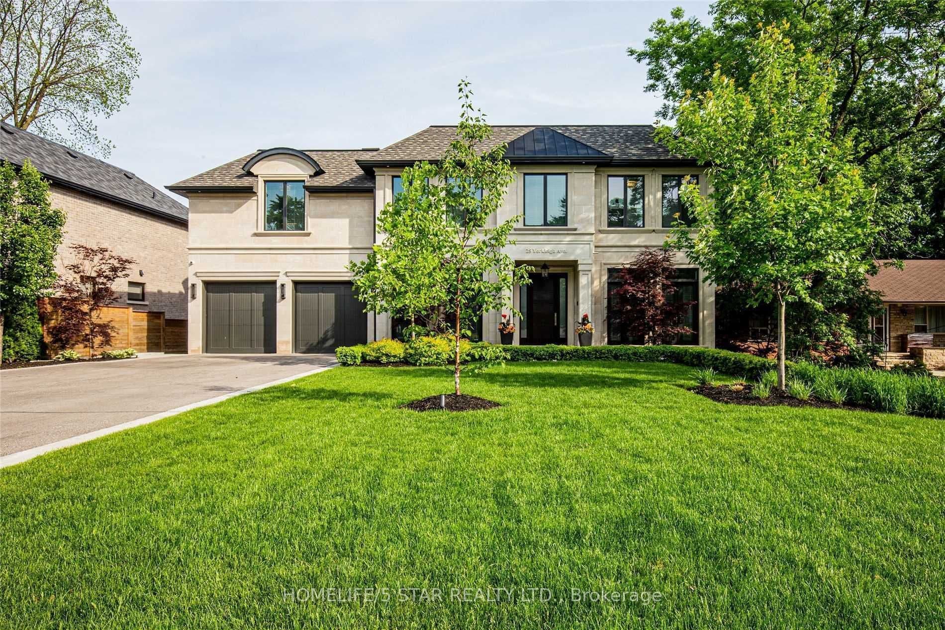 25 YORKLEIGH Avenue, Toronto, ON M9P 1Y3