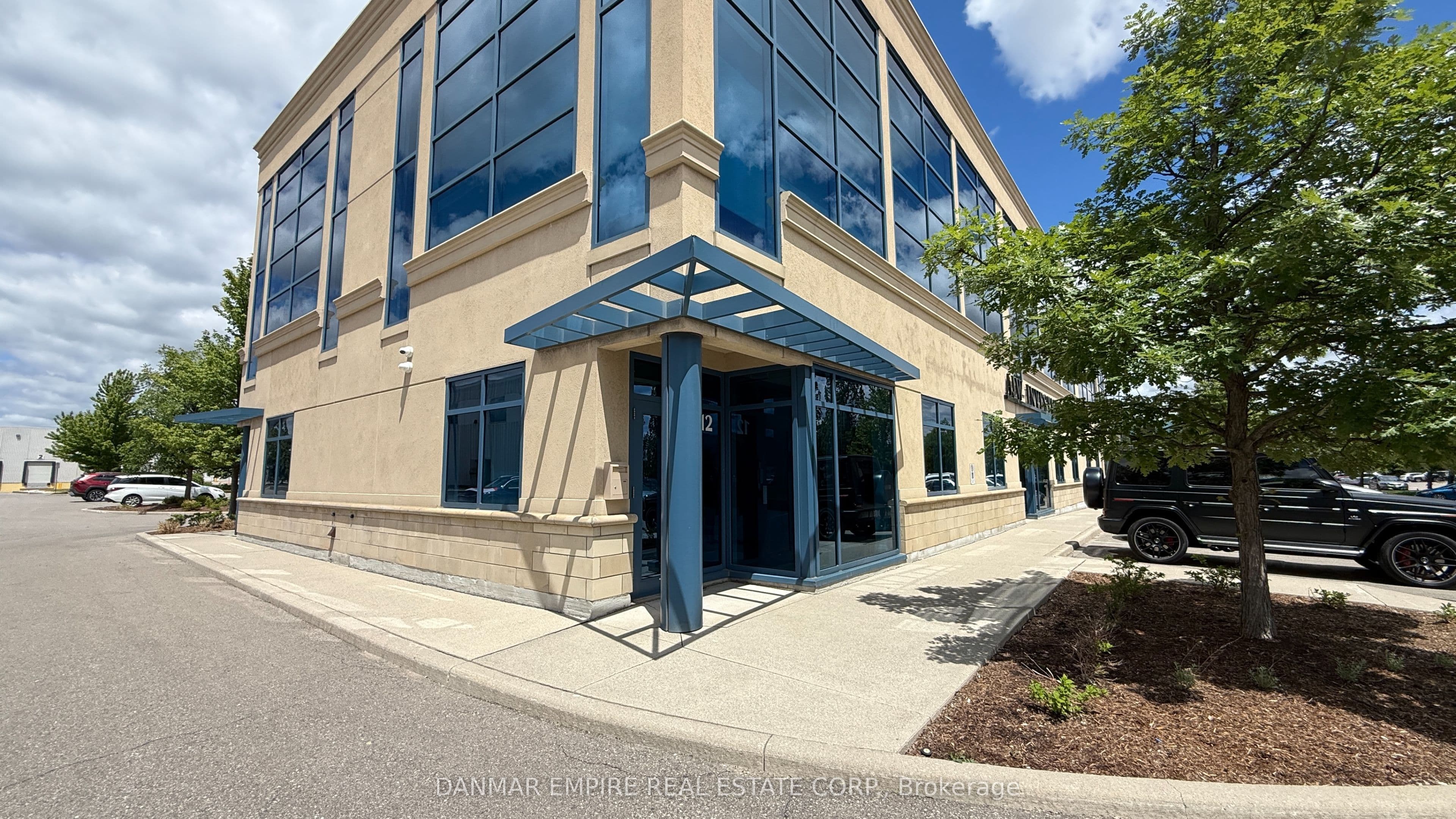 2380 Bristol Circle 12, Oakville, ON L6H 6M5